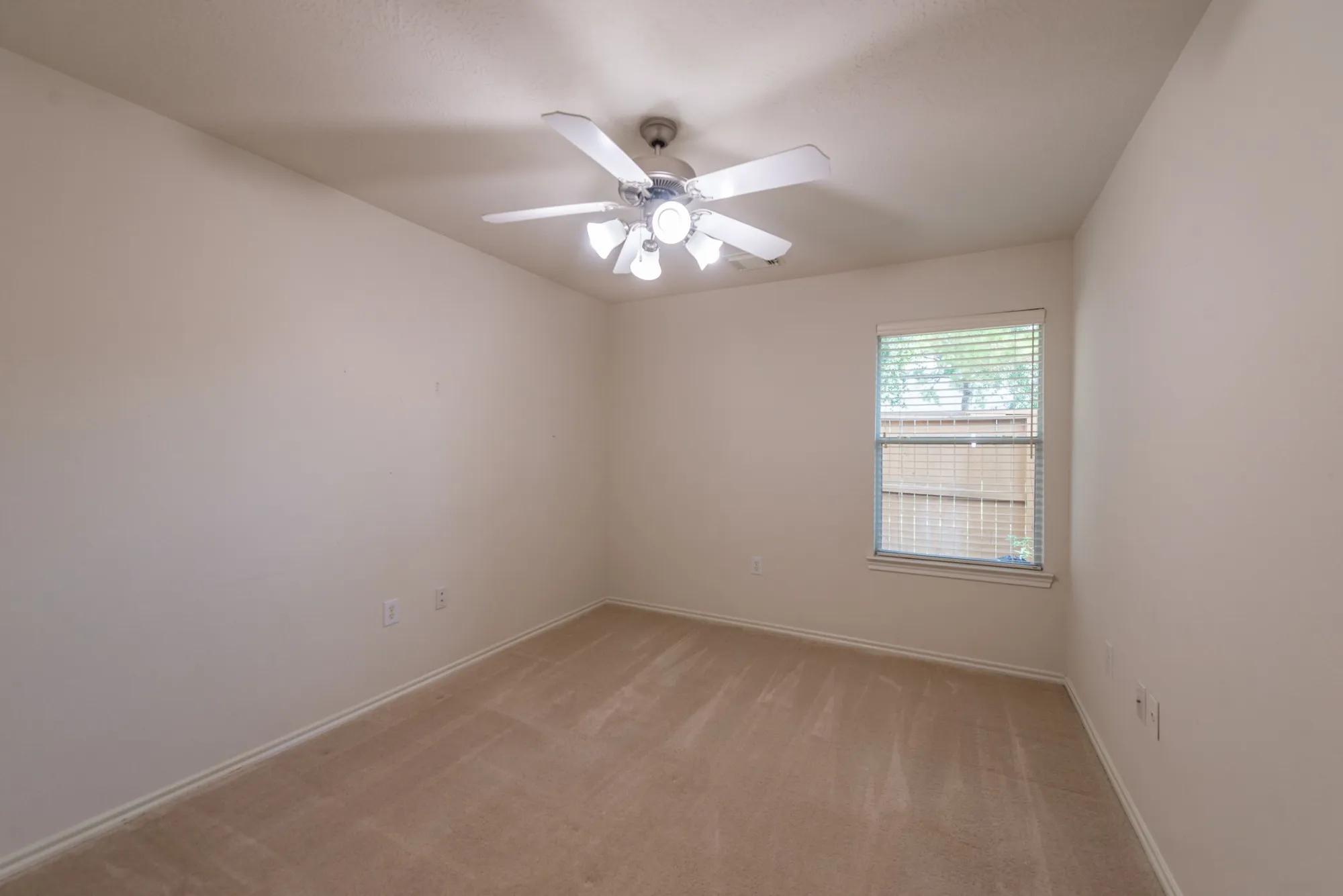 Property Slideshow image 18 of 25 | 5339 garnetfield ln, Katy, TX, 77494