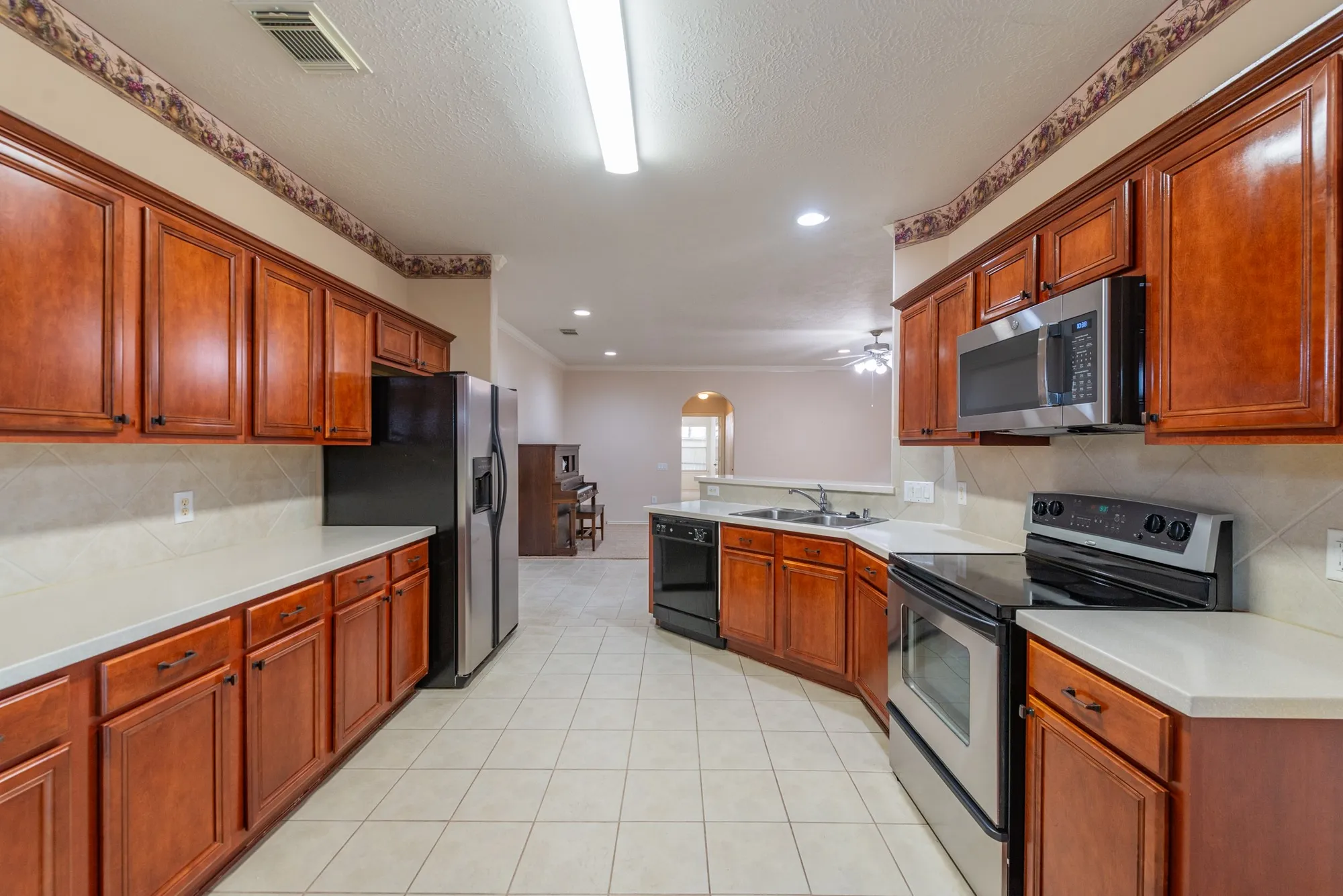 Property Slideshow image 7 of 25 | 5339 garnetfield ln, Katy, TX, 77494
