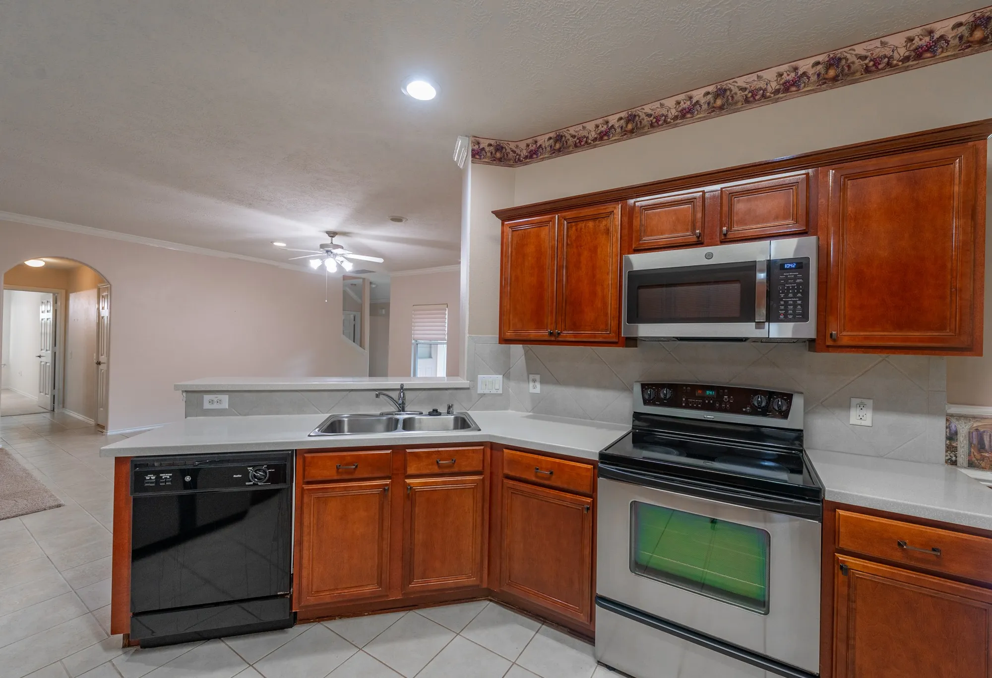 Property Slideshow image 9 of 25 | 5339 garnetfield ln, Katy, TX, 77494