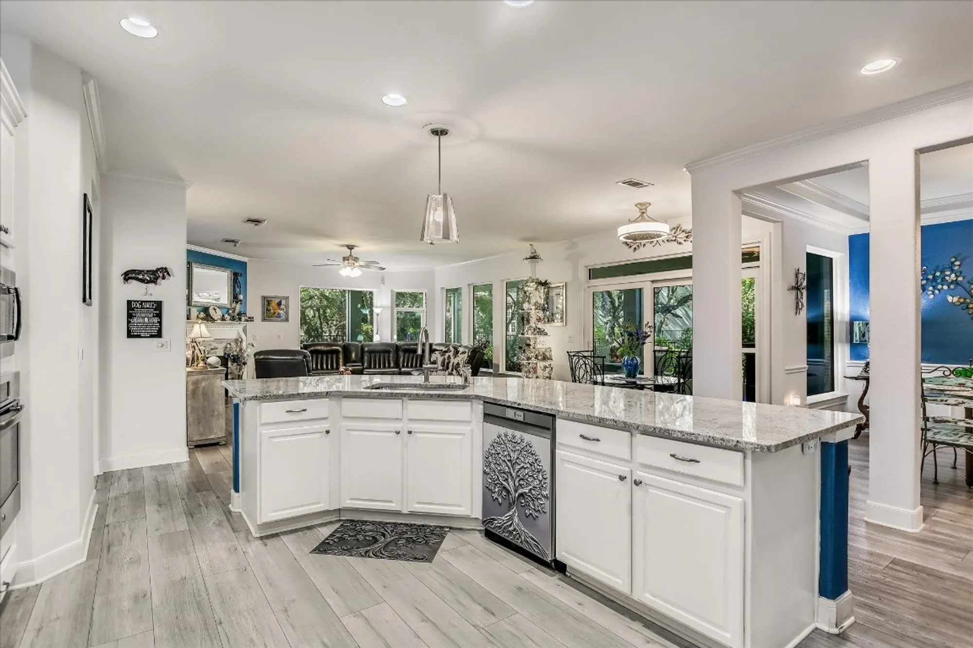 Property Slideshow image 15 of 38 | 902 rio grande loop, Georgetown, TX, 78633