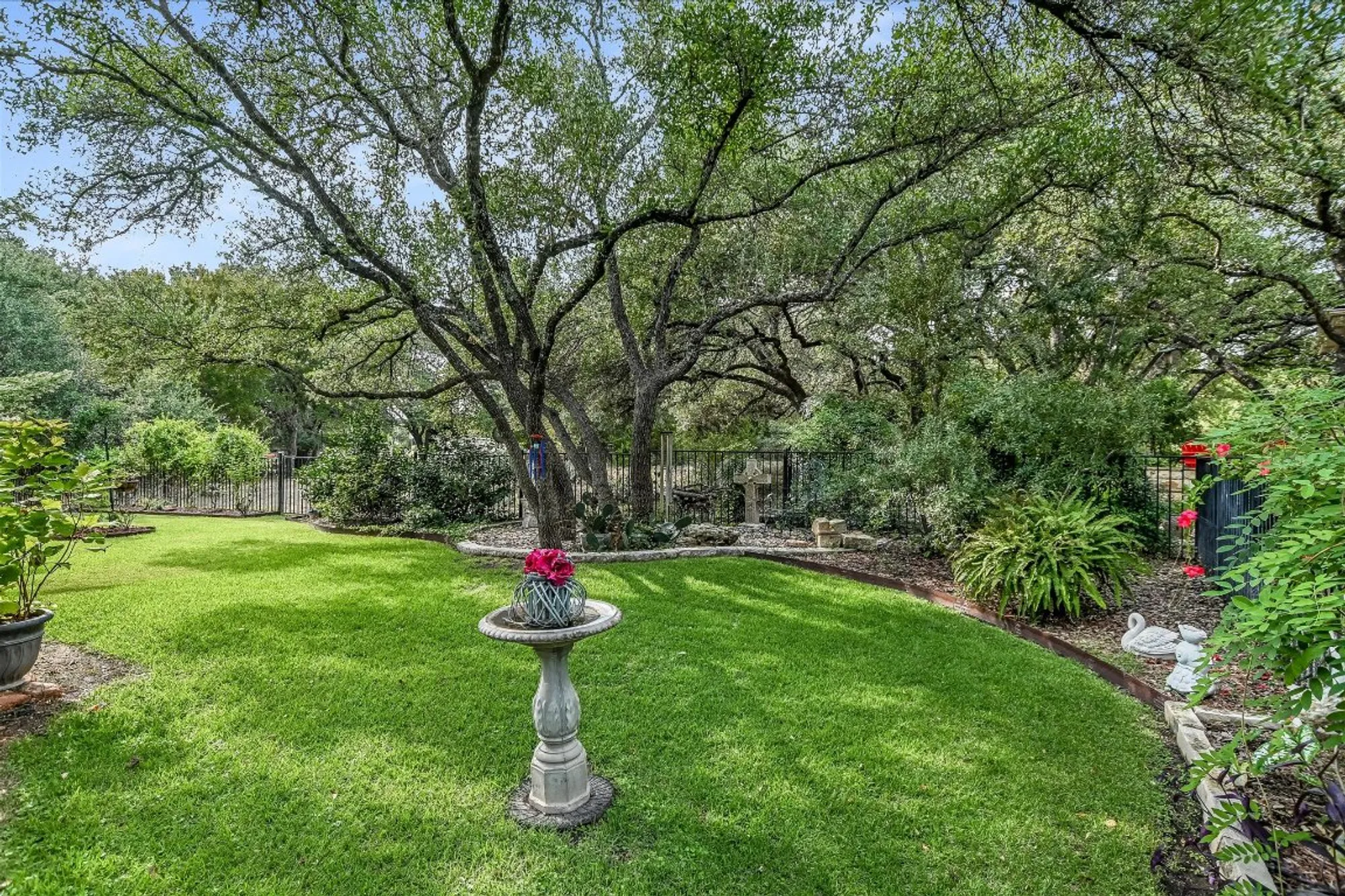 Property Slideshow image 29 of 38 | 902 rio grande loop, Georgetown, TX, 78633