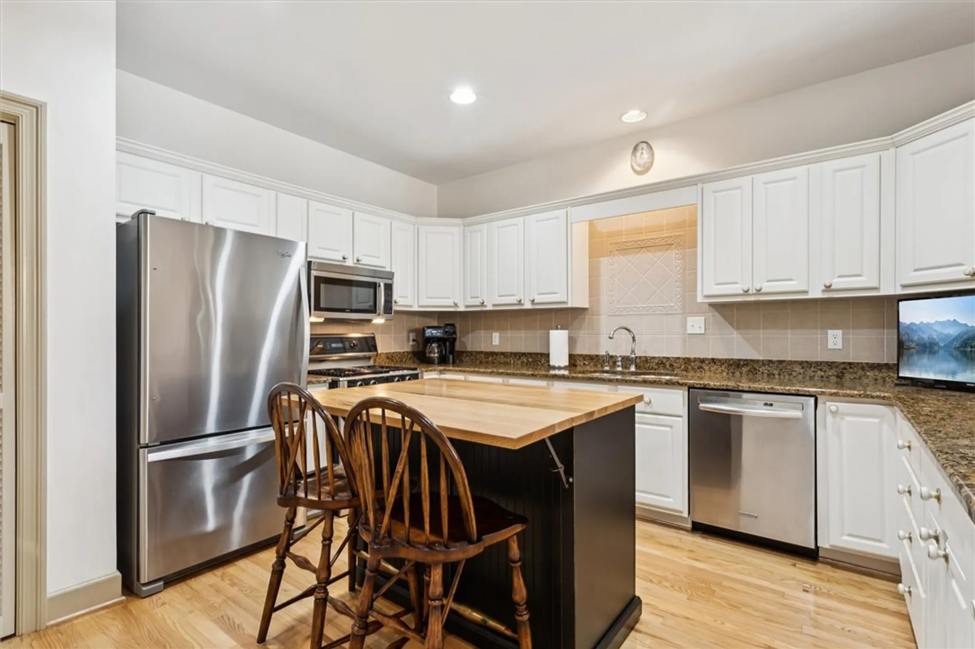 Property Slideshow image 10 of 43 | 311 dogleg dr, Williamsburg, VA, 23188