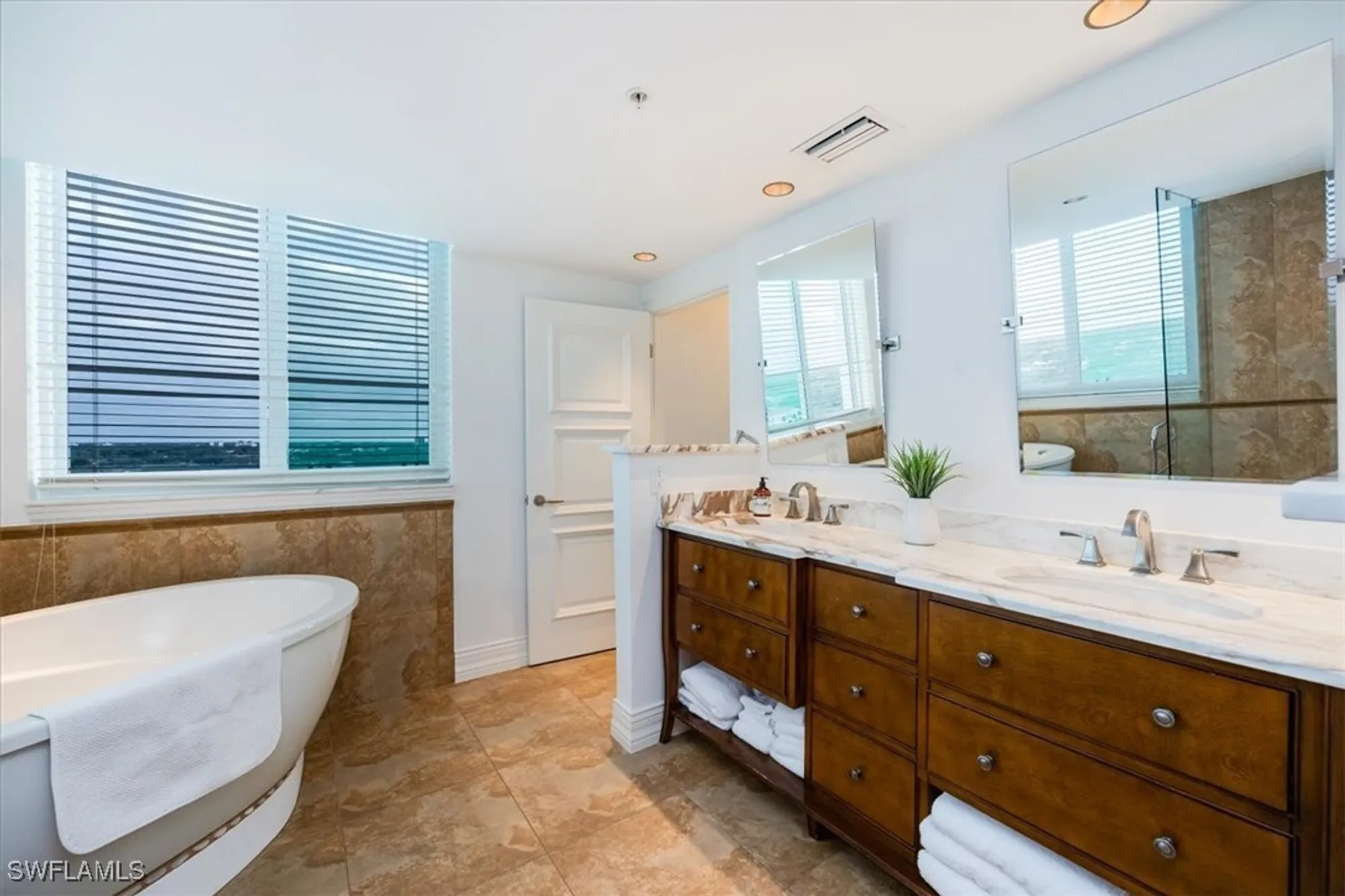 Property Slideshow image 16 of 45 | 7515 pelican bay blvd apt 14a, Naples, FL, 34108
