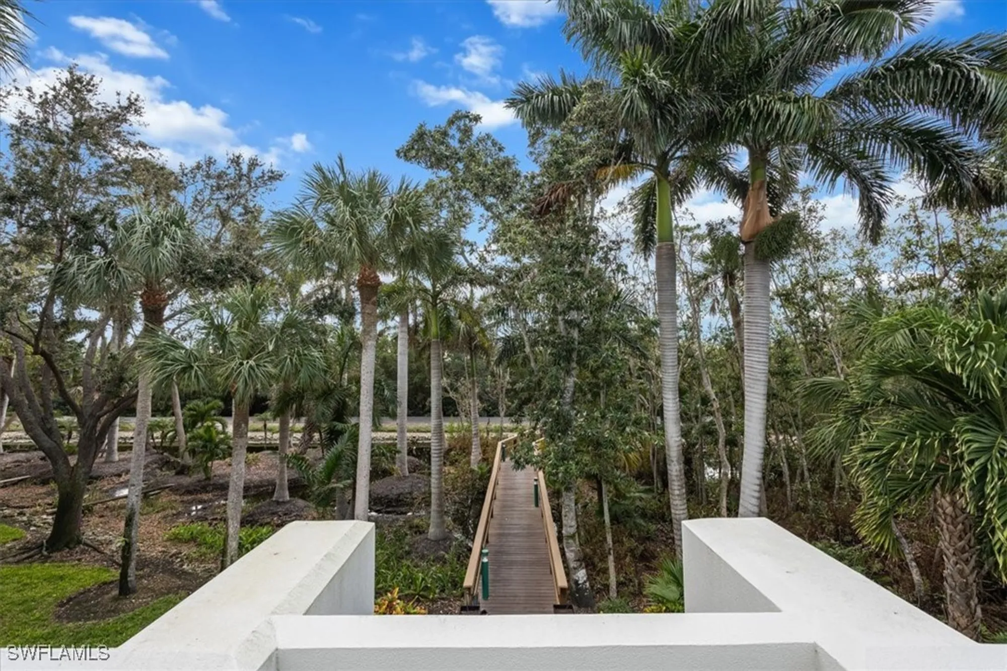 Property Slideshow image 31 of 45 | 7515 pelican bay blvd apt 14a, Naples, FL, 34108