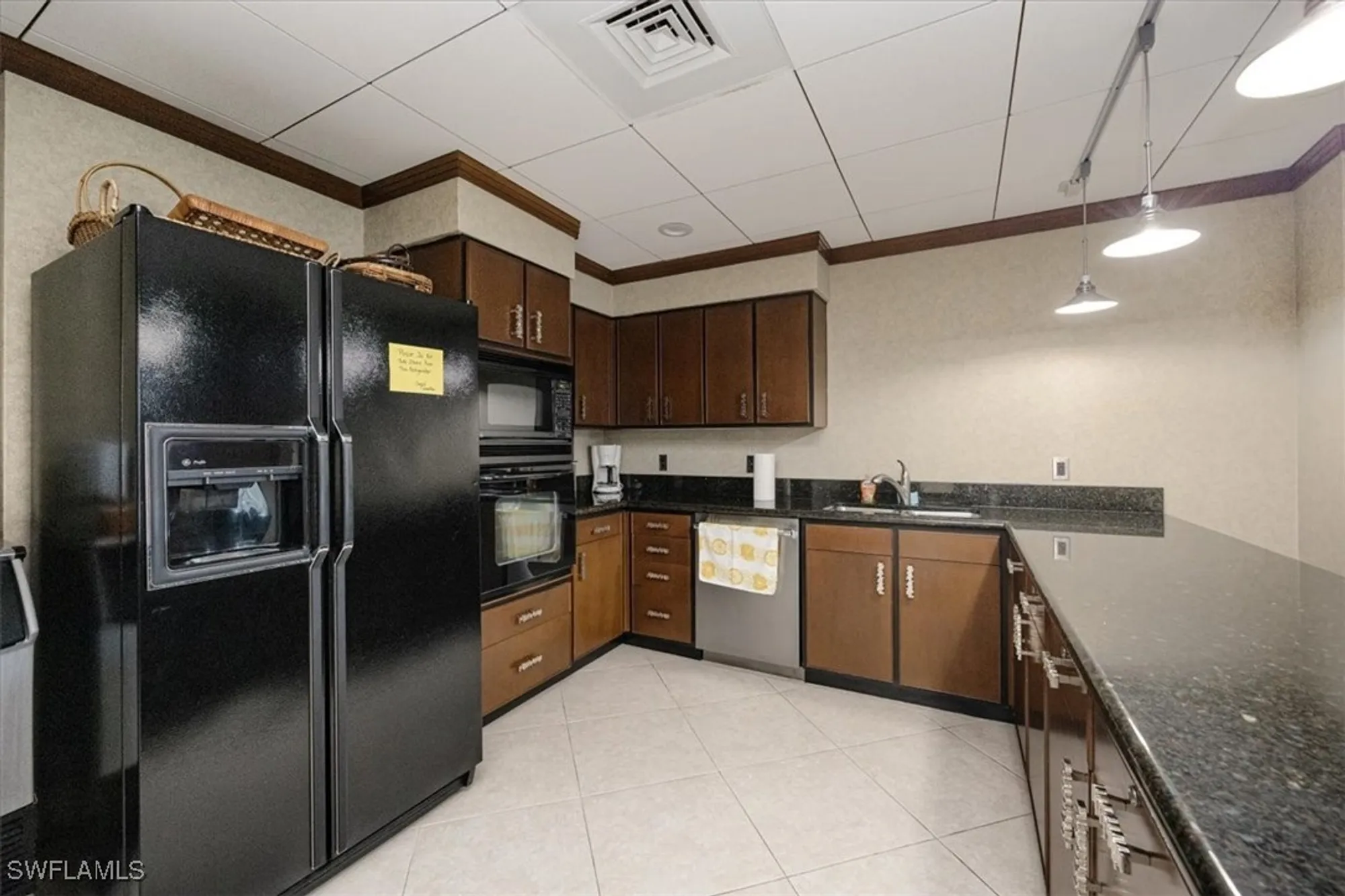Property Slideshow image 41 of 45 | 7515 pelican bay blvd apt 14a, Naples, FL, 34108