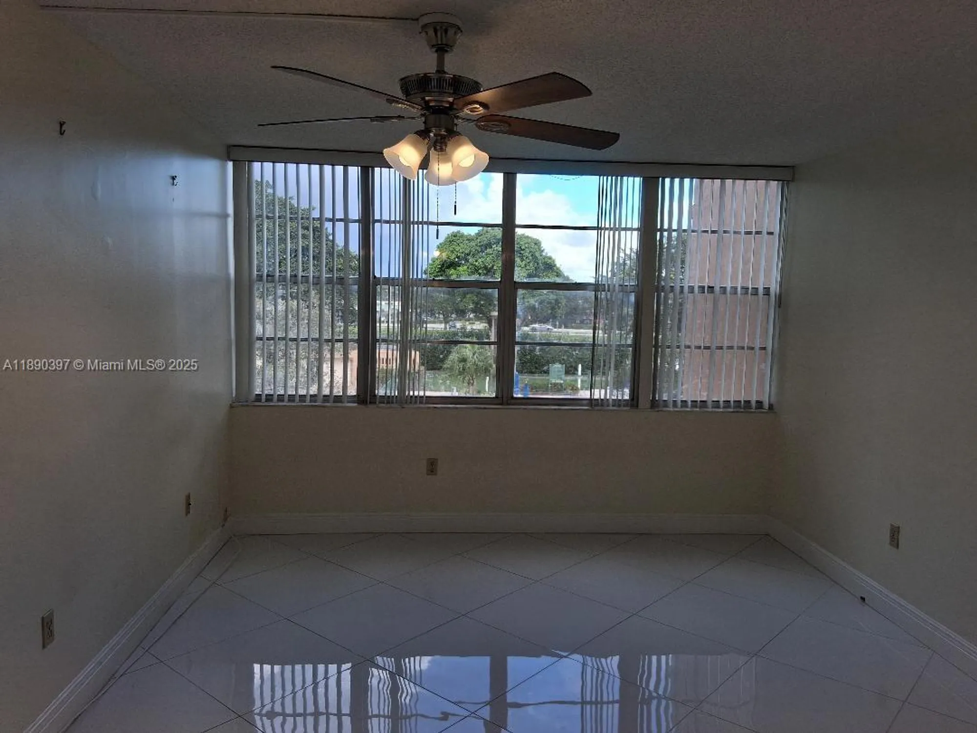 Property Slideshow image 12 of 24 | 1300 saint charles pl 319, Pembroke Pines, FL, 33026