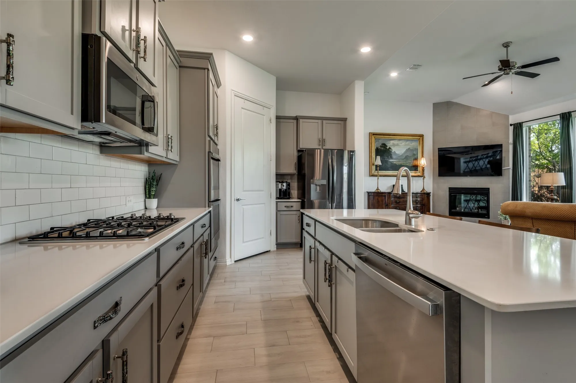 Property Slideshow image 10 of 36 | 1939 spotted fawn dr, Arlington, TX, 76005