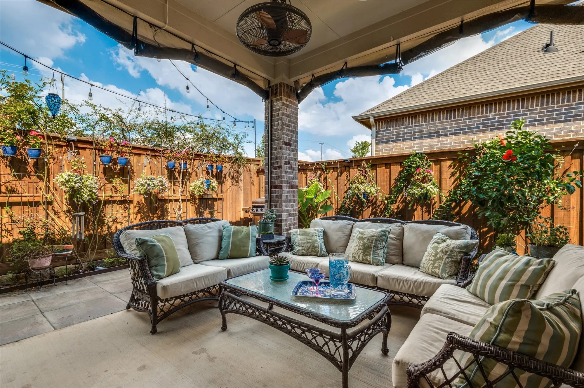 Property Slideshow image 24 of 36 | 1939 spotted fawn dr, Arlington, TX, 76005