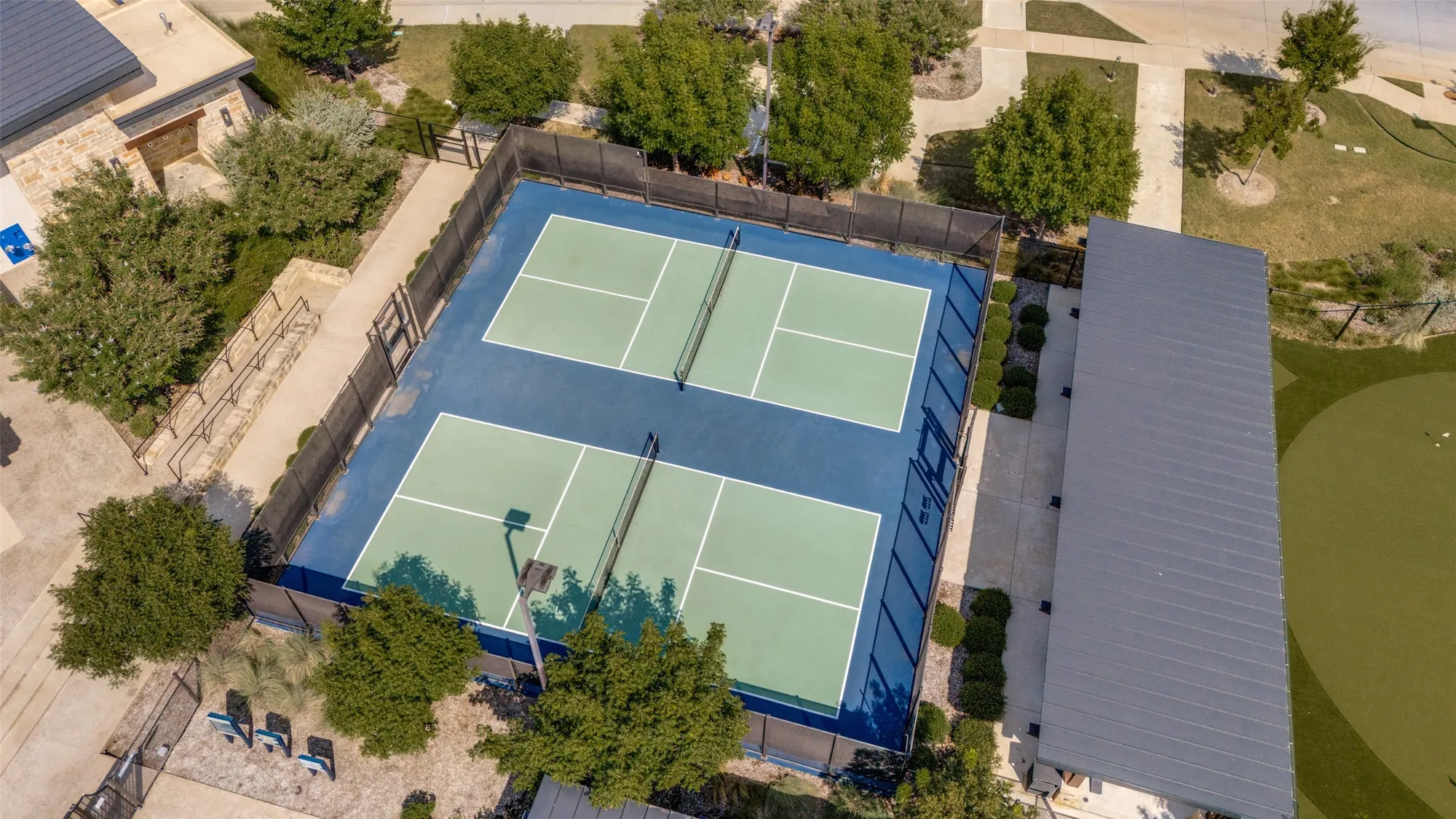 Property Slideshow image 29 of 36 | 1939 spotted fawn dr, Arlington, TX, 76005