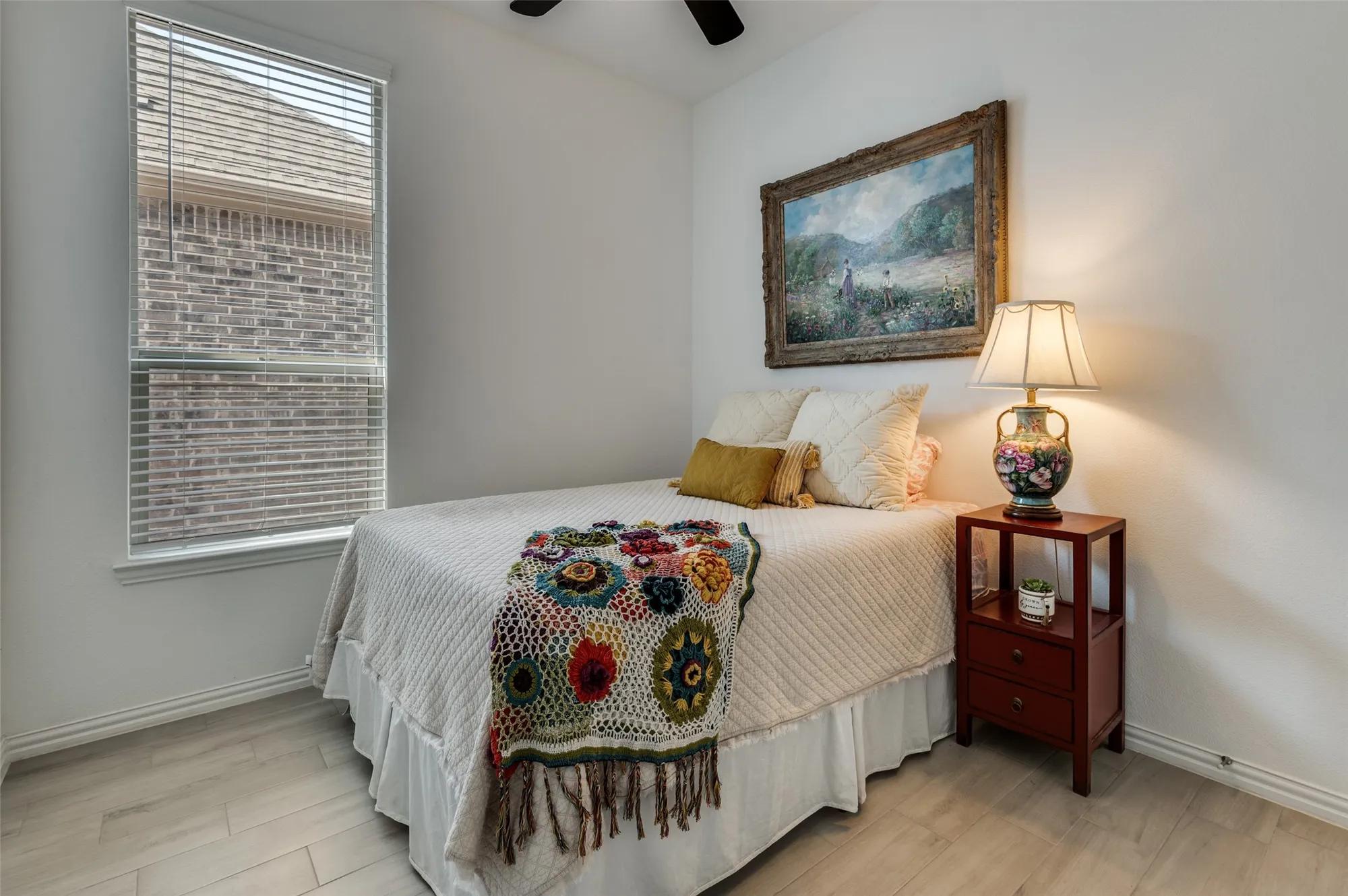 Property Slideshow image 20 of 36 | 1939 spotted fawn dr, Arlington, TX, 76005