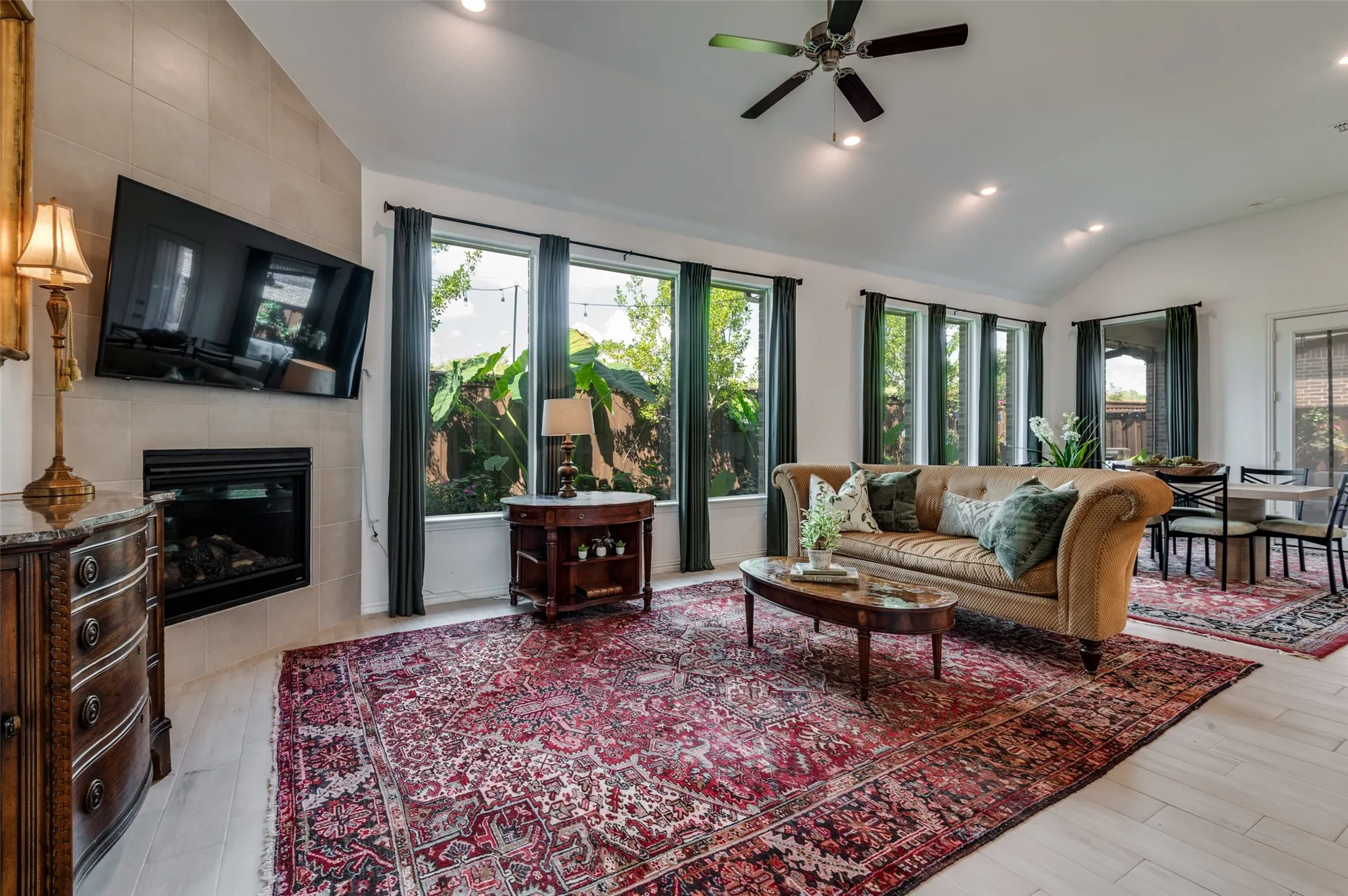 Property Slideshow image 4 of 36 | 1939 spotted fawn dr, Arlington, TX, 76005