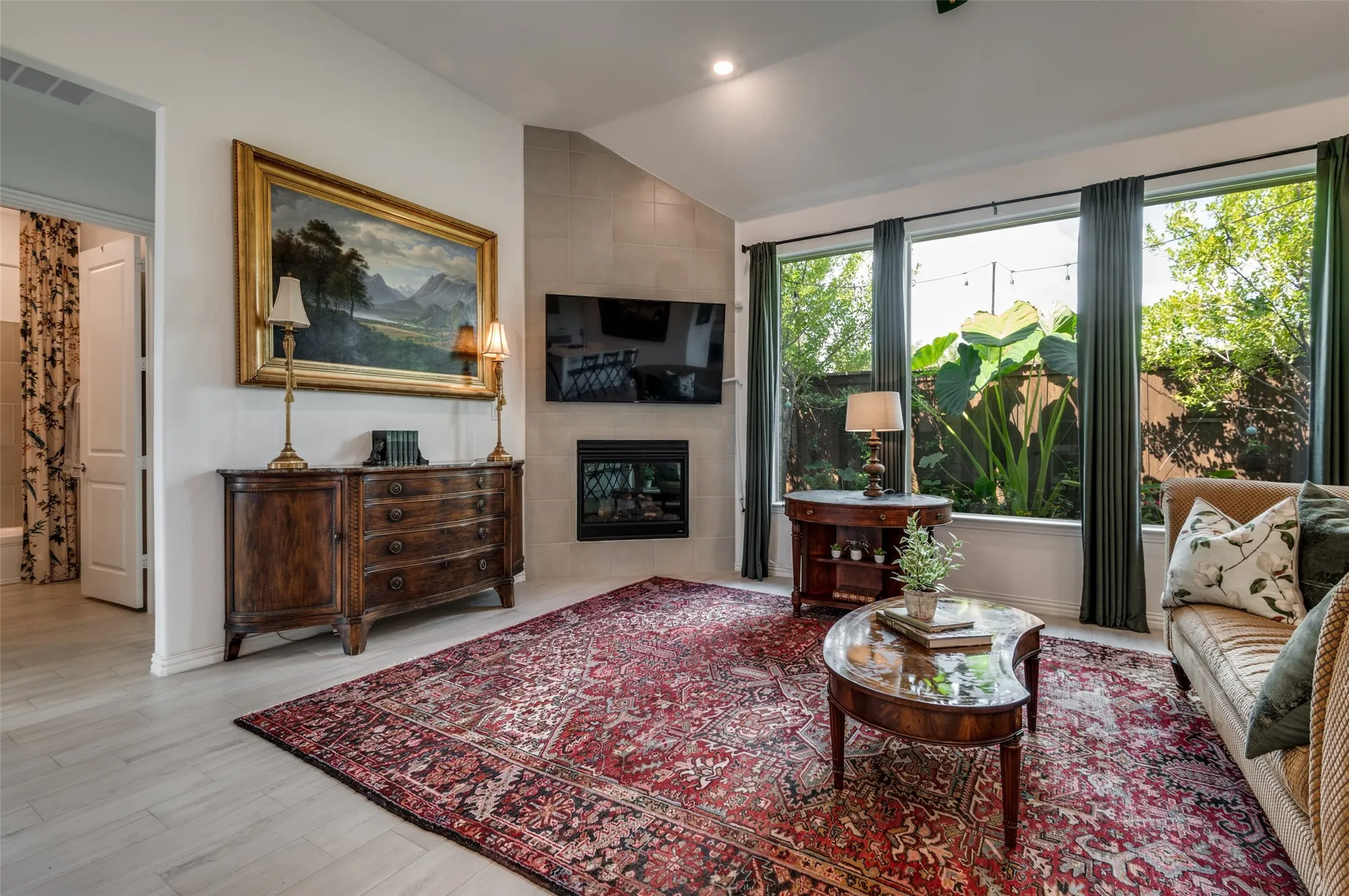 Property Slideshow image 5 of 36 | 1939 spotted fawn dr, Arlington, TX, 76005