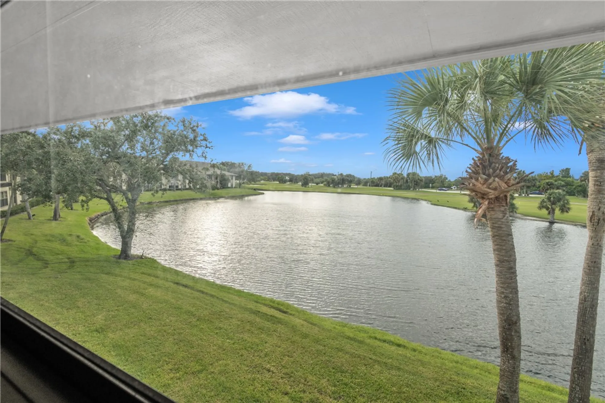 Property Slideshow image 16 of 36 | 7 plantation dr apt 202, Vero Beach, FL, 32966