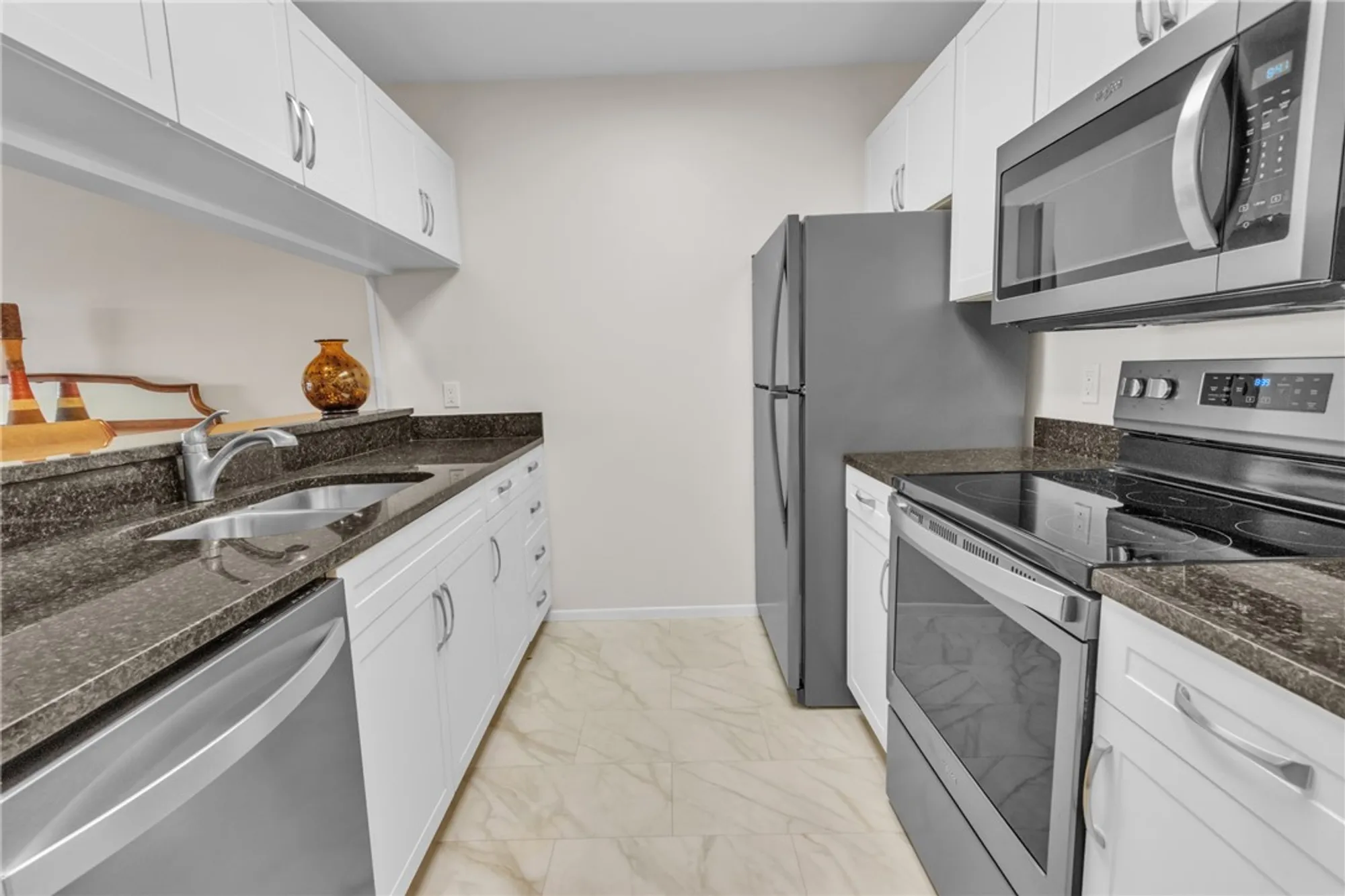 Property Slideshow image 1 of 36 | 7 plantation dr apt 202, Vero Beach, FL, 32966