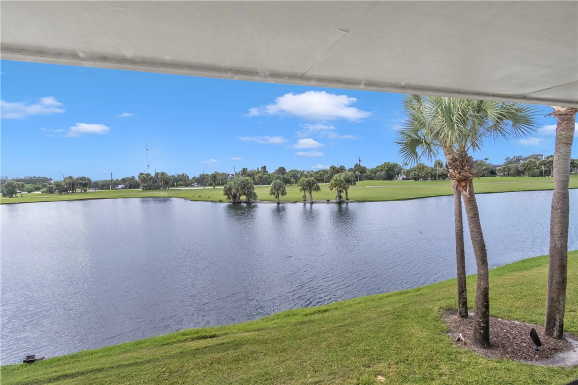 Property Slideshow image 10 of 36 | 7 plantation dr apt 202, Vero Beach, FL, 32966