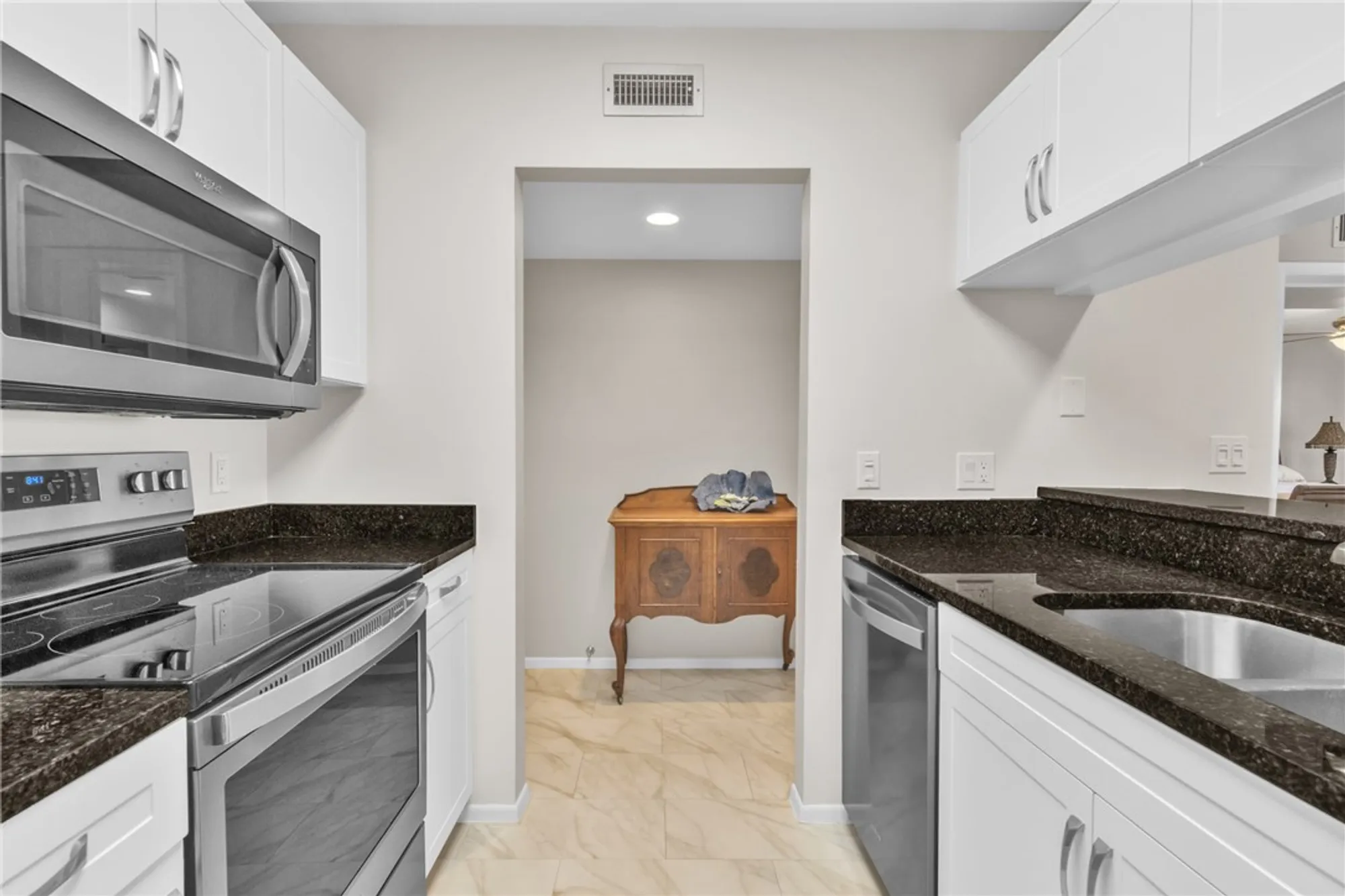 Property Slideshow image 4 of 36 | 7 plantation dr apt 202, Vero Beach, FL, 32966