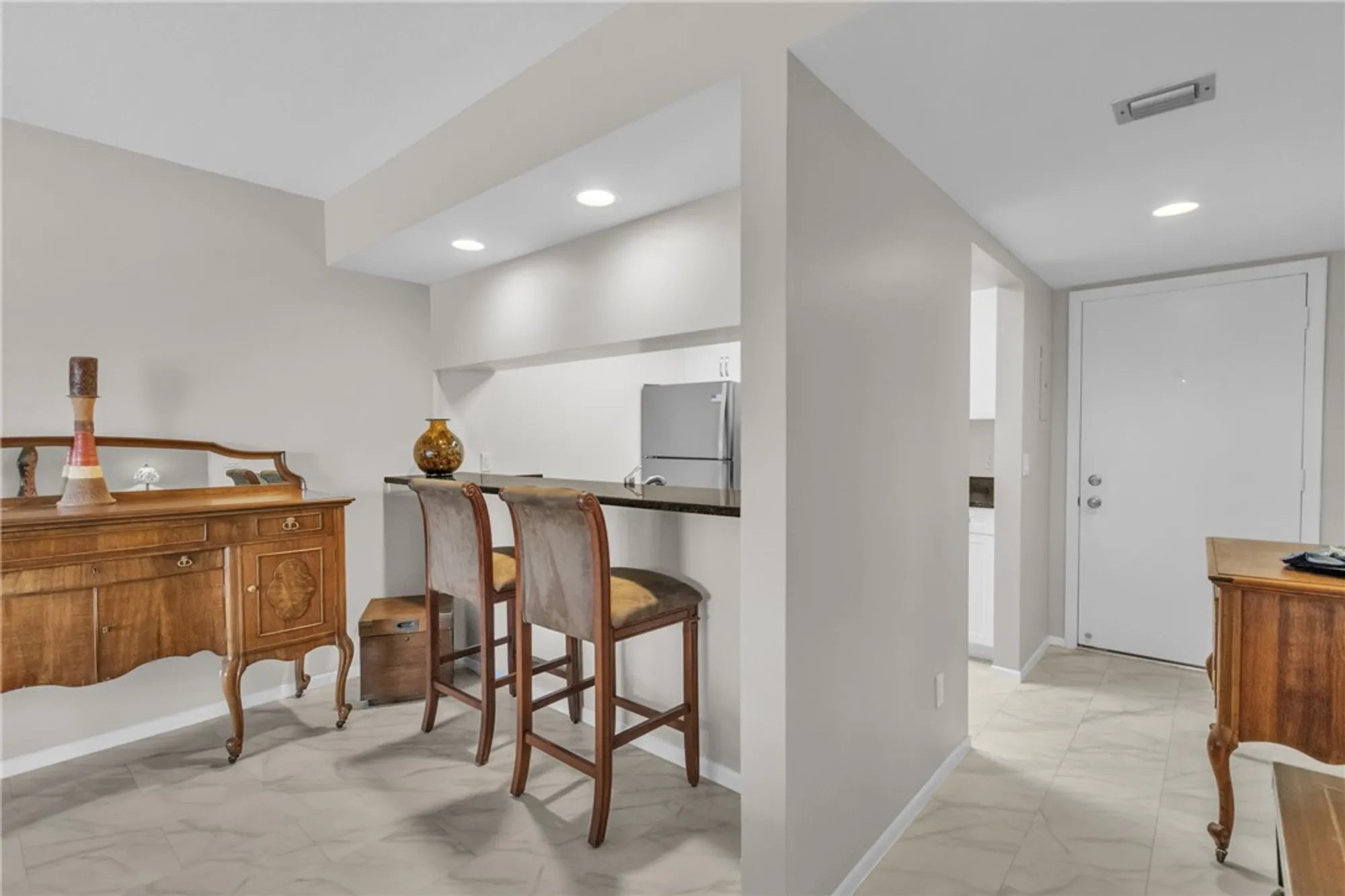 Property Slideshow image 6 of 36 | 7 plantation dr apt 202, Vero Beach, FL, 32966