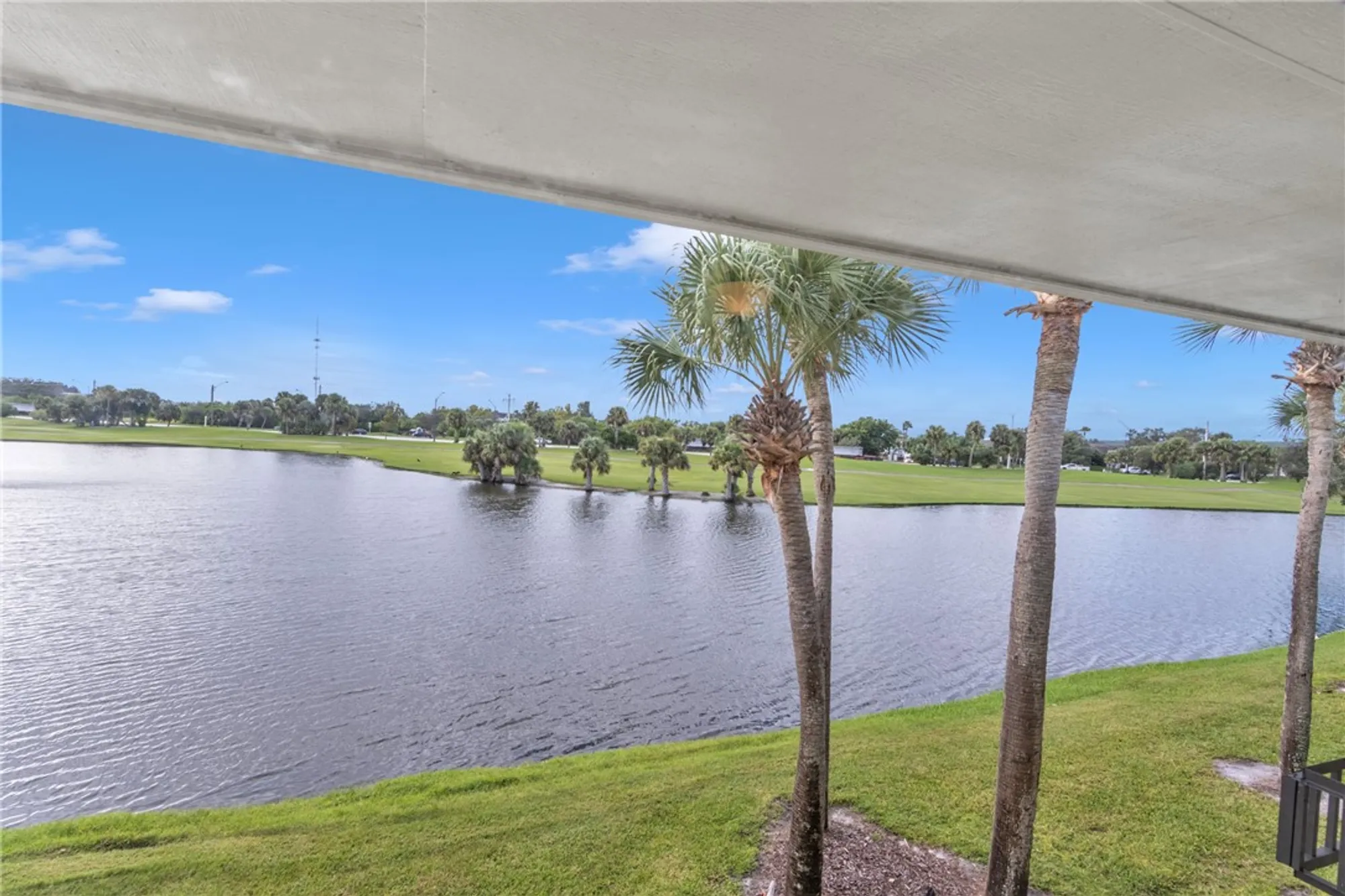 Property Slideshow image 9 of 36 | 7 plantation dr apt 202, Vero Beach, FL, 32966