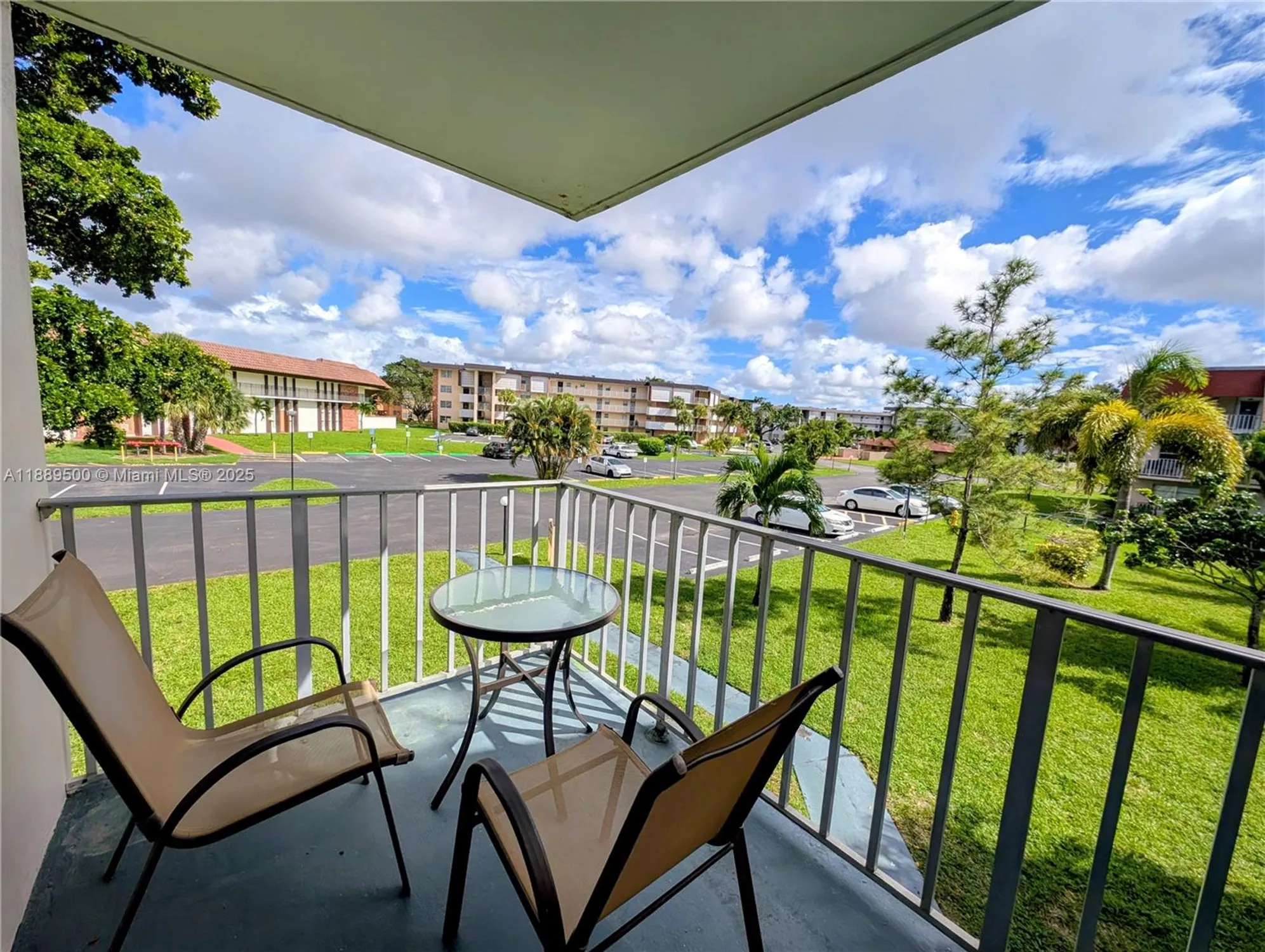 Property Slideshow image 11 of 38 | 3061 nw 47th ter 226a, Lauderdale Lakes, FL, 33313