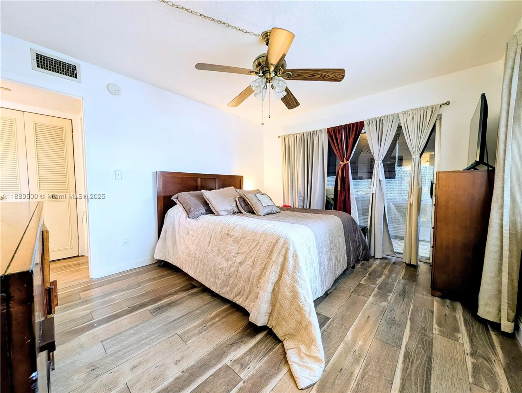 Property Slideshow image 26 of 38 | 3061 nw 47th ter 226a, Lauderdale Lakes, FL, 33313