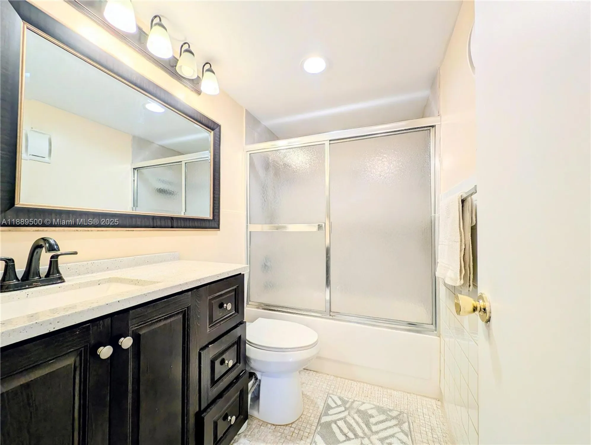 Property Slideshow image 21 of 38 | 3061 nw 47th ter 226a, Lauderdale Lakes, FL, 33313