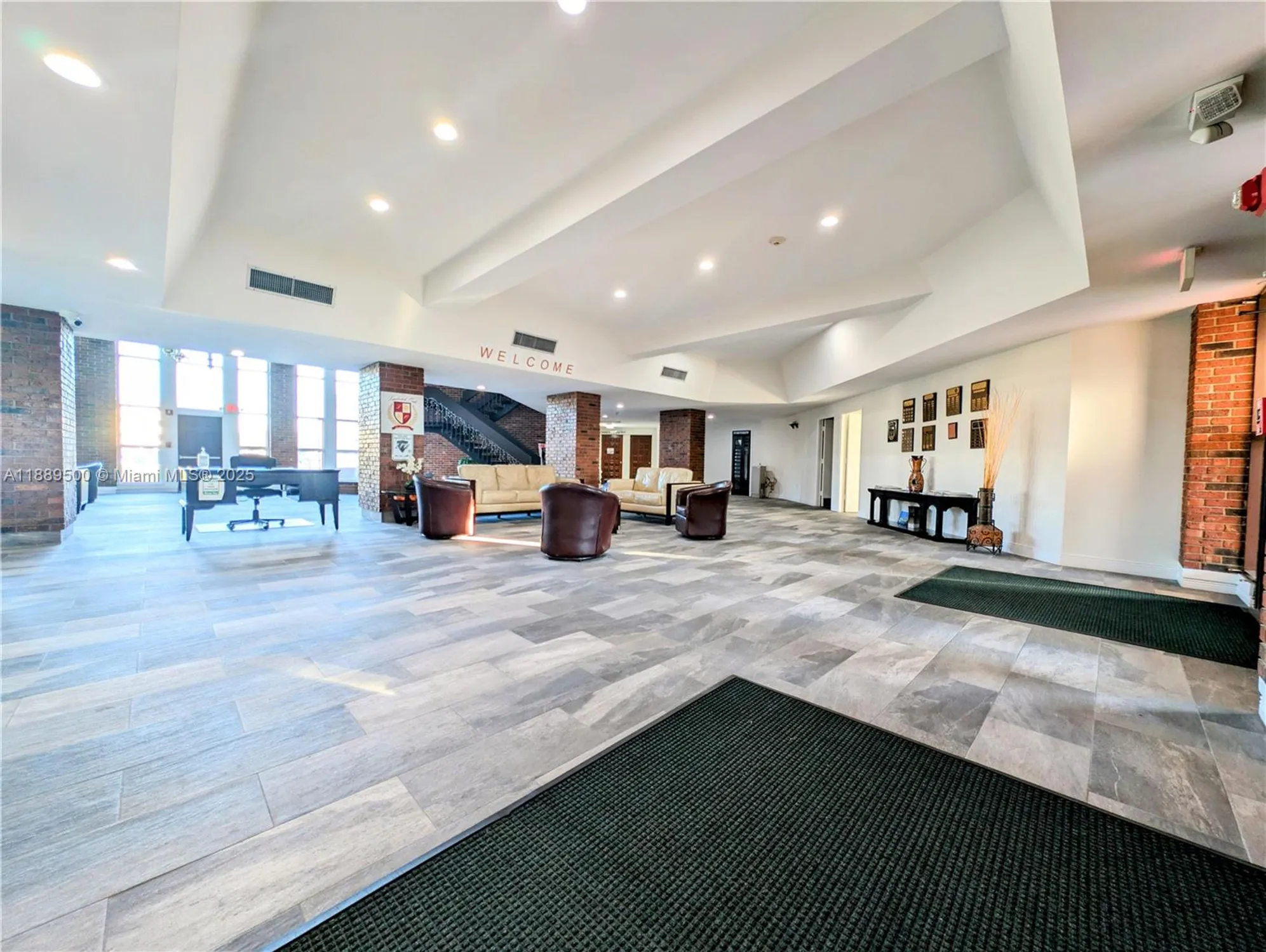 Property Slideshow image 32 of 38 | 3061 nw 47th ter 226a, Lauderdale Lakes, FL, 33313