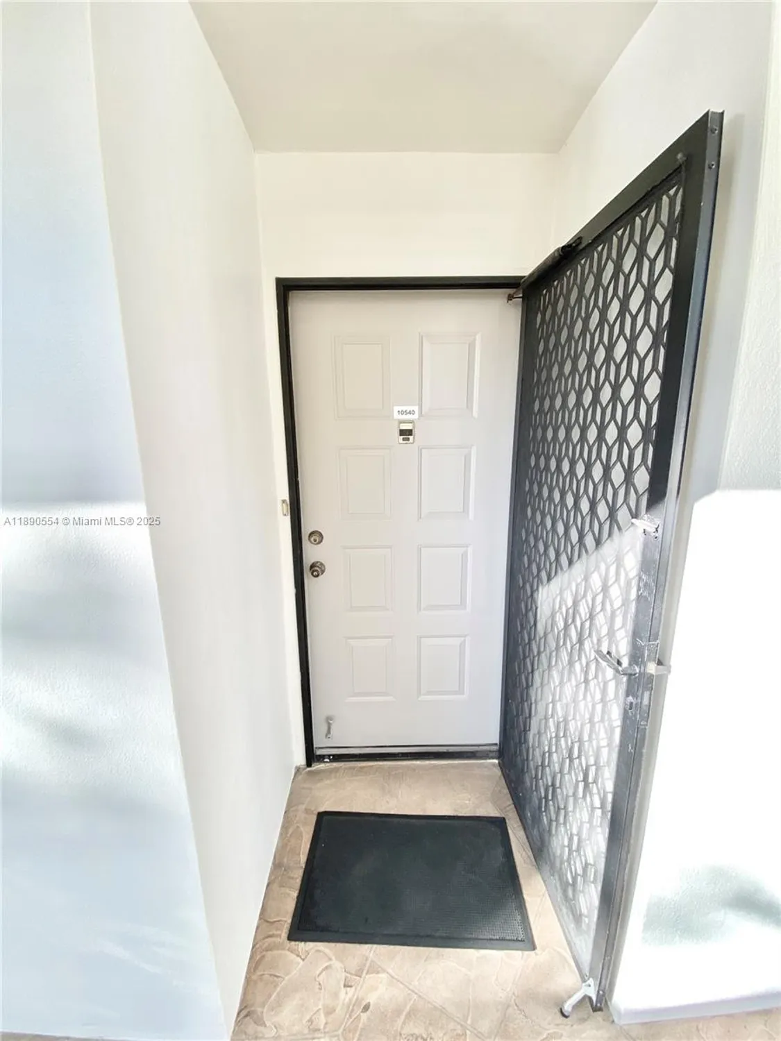 Property Slideshow image 30 of 36 | 10540 e clairmont cir 205, Tamarac, FL, 33321