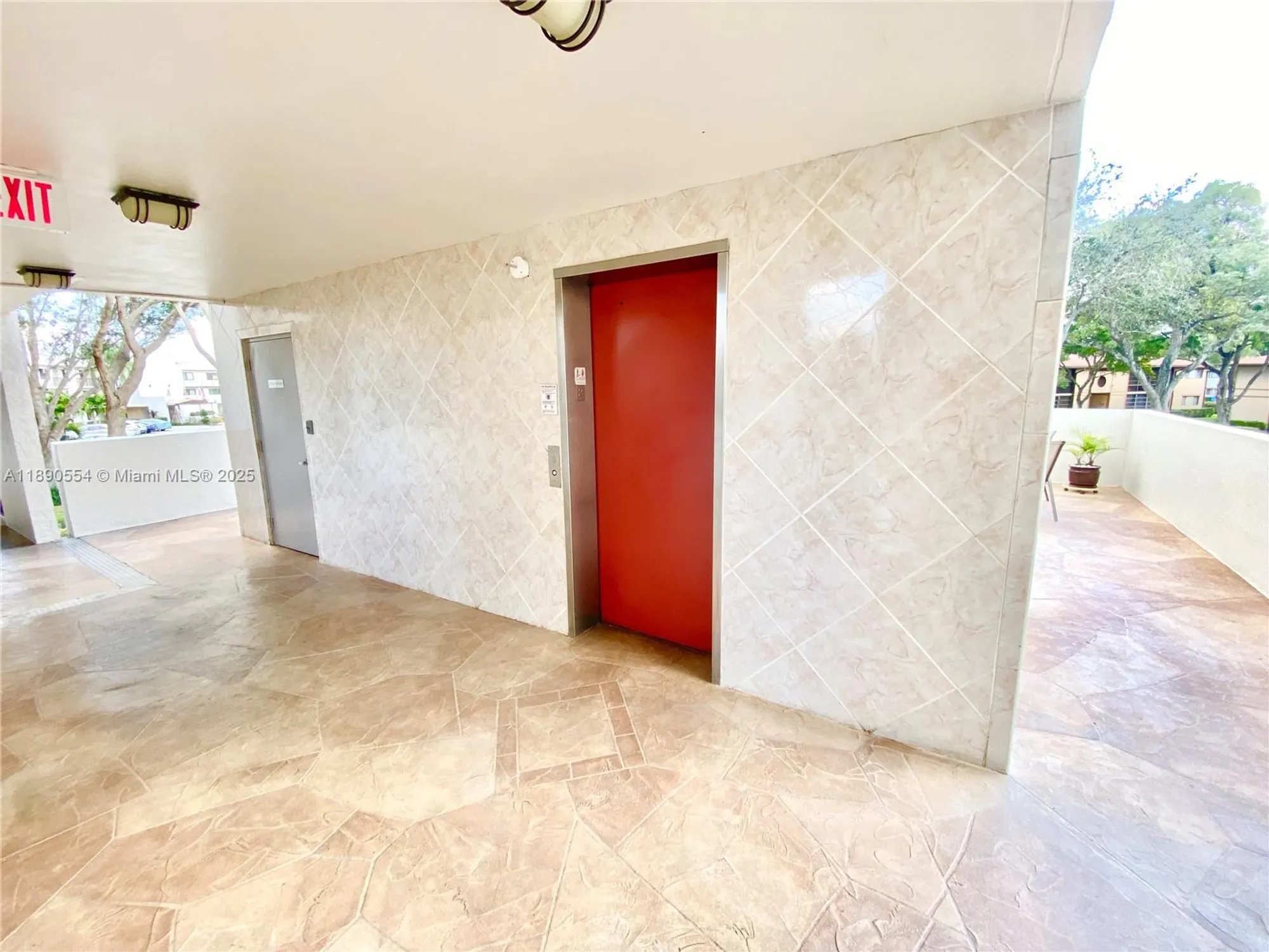 Property Slideshow image 31 of 36 | 10540 e clairmont cir 205, Tamarac, FL, 33321