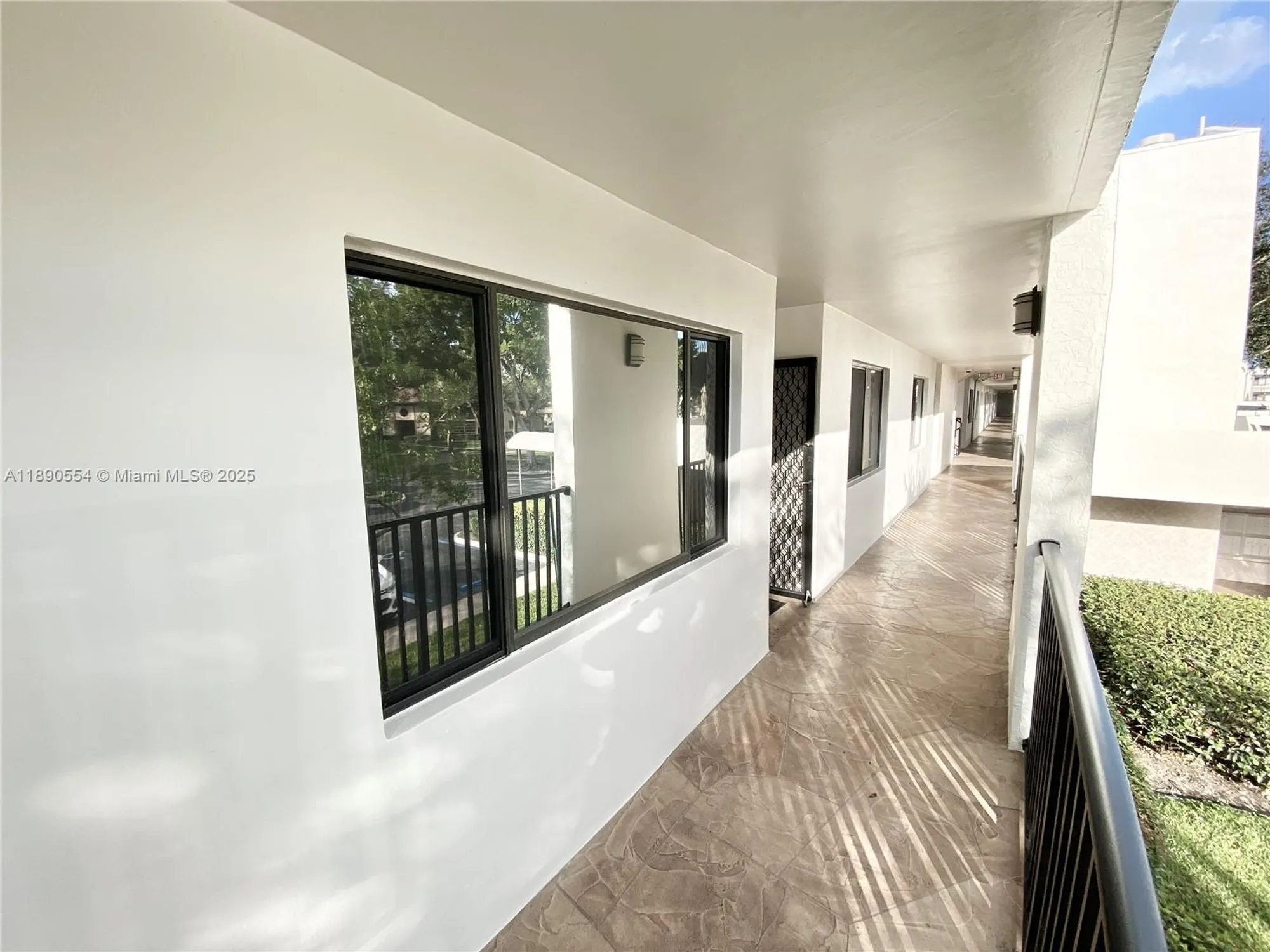 Property Slideshow image 7 of 36 | 10540 e clairmont cir 205, Tamarac, FL, 33321