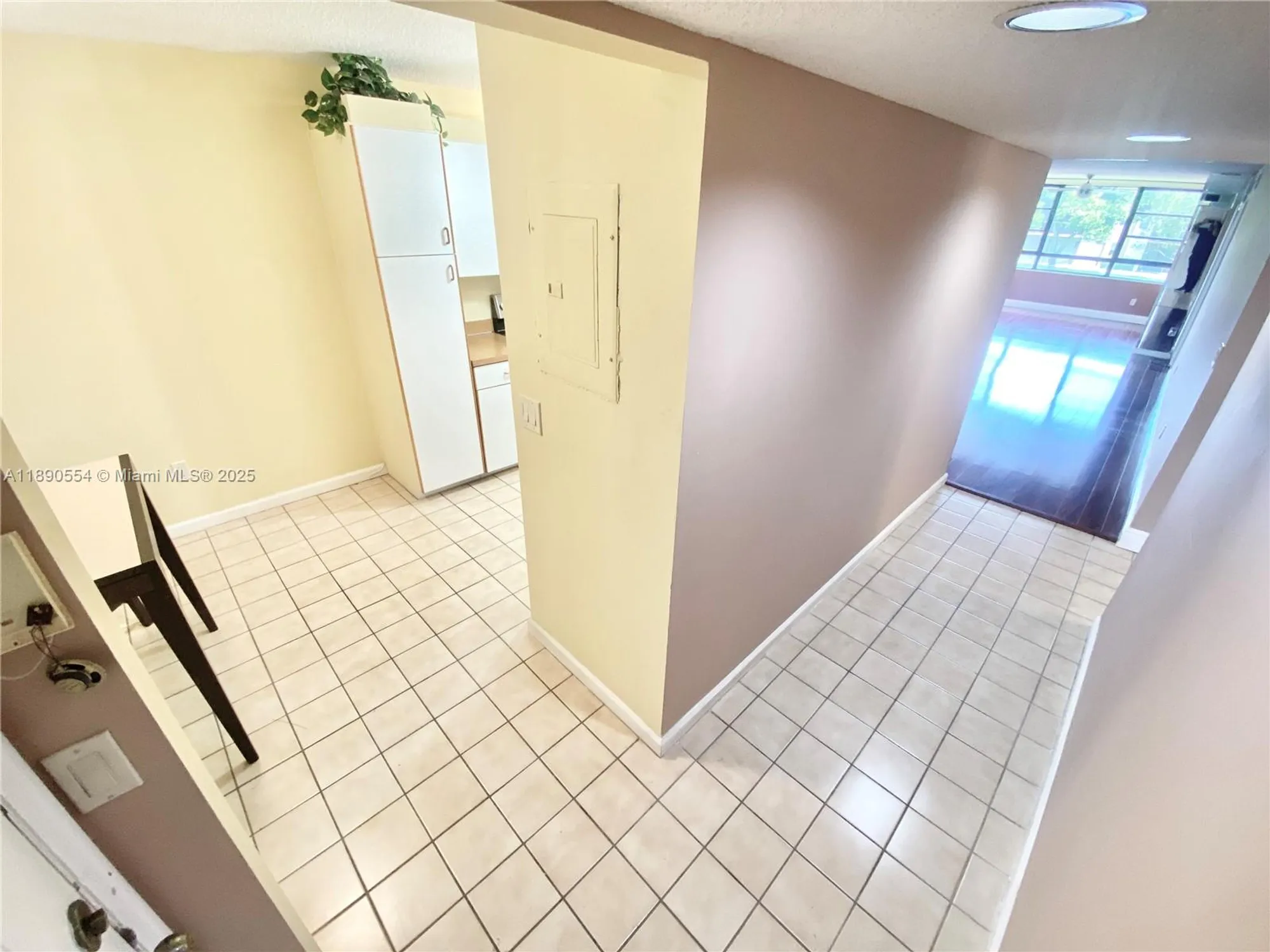 Property Slideshow image 8 of 36 | 10540 e clairmont cir 205, Tamarac, FL, 33321