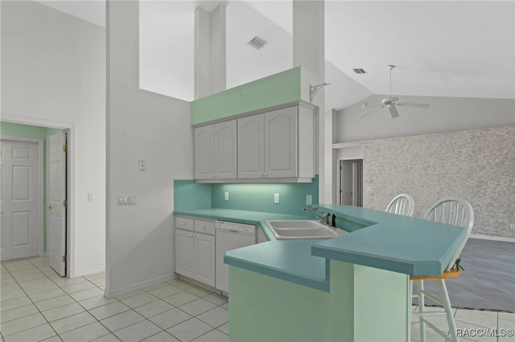 Property Slideshow image 12 of 76 | 3825 e arbor lakes dr, Hernando, FL, 34442