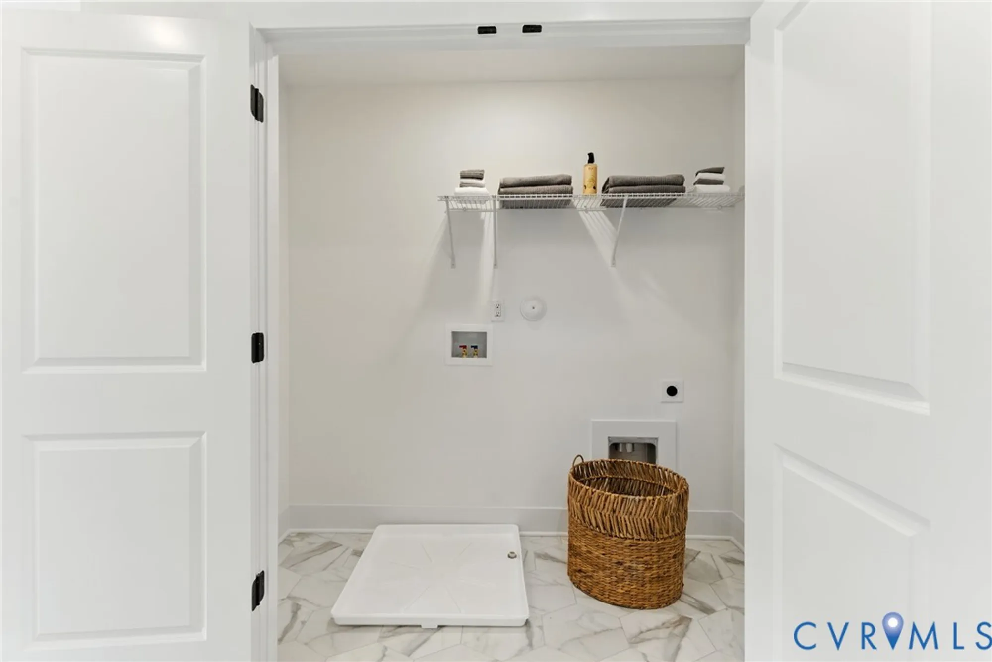 Property Slideshow image 16 of 23 | 6824 oasis breeze ln, Midlothian, VA, 23112