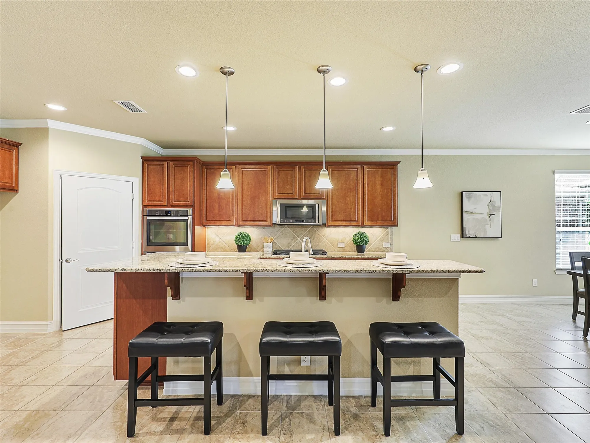 Property Slideshow image 16 of 40 | 2464 luna vista ln, Frisco, TX, 75036