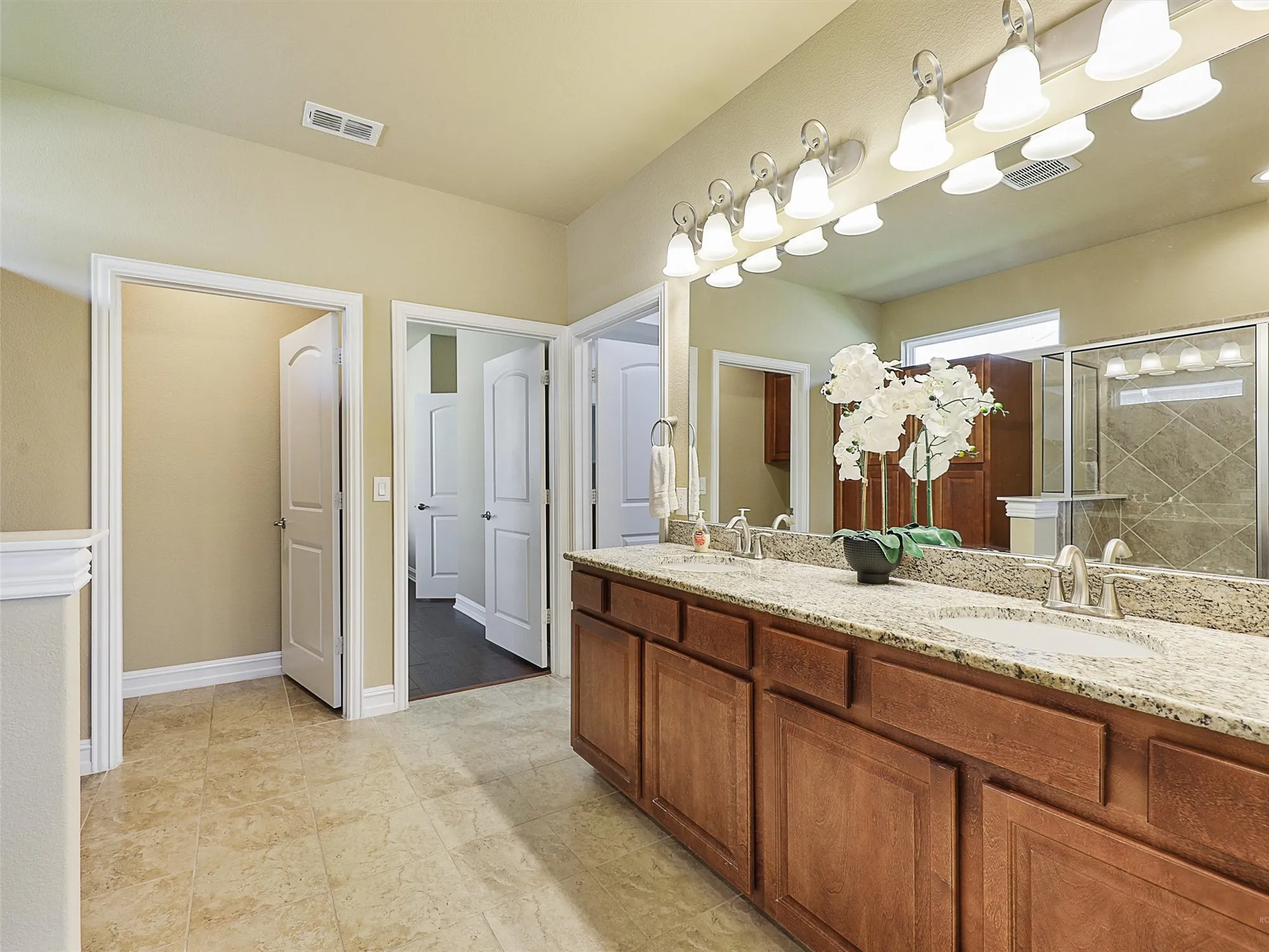 Property Slideshow image 26 of 40 | 2464 luna vista ln, Frisco, TX, 75036