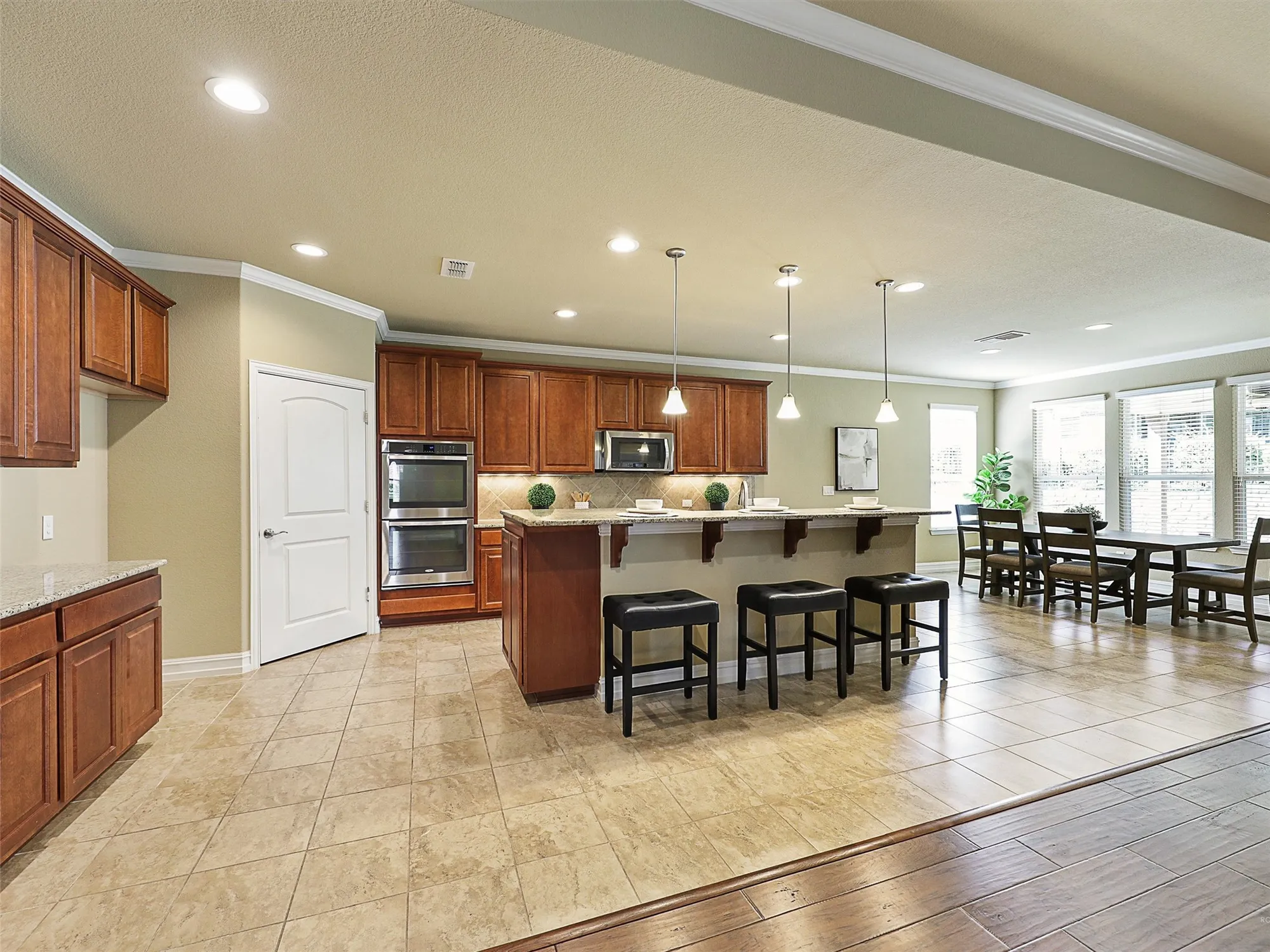 Property Slideshow image 2 of 40 | 2464 luna vista ln, Frisco, TX, 75036