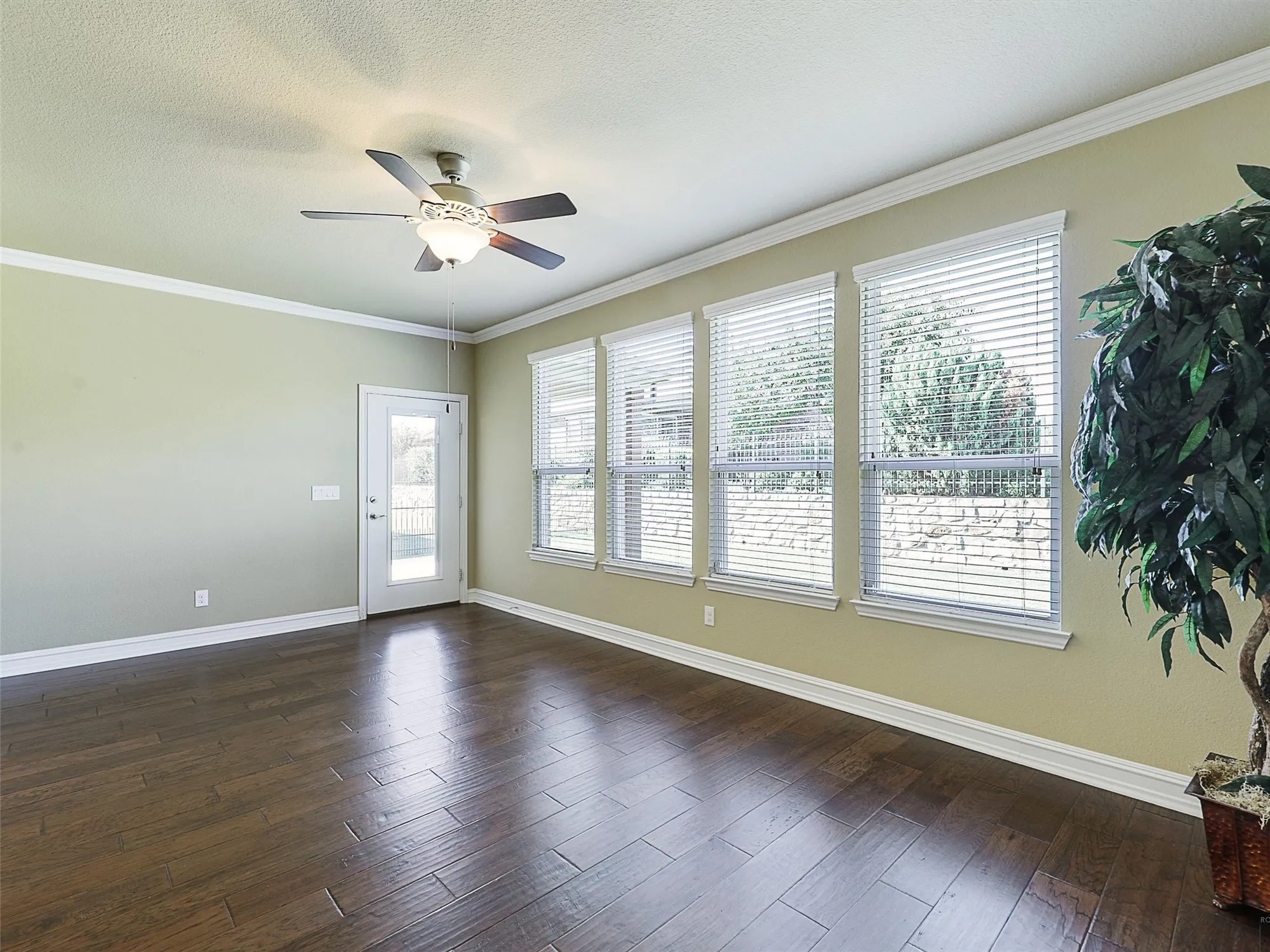 Property Slideshow image 22 of 40 | 2464 luna vista ln, Frisco, TX, 75036