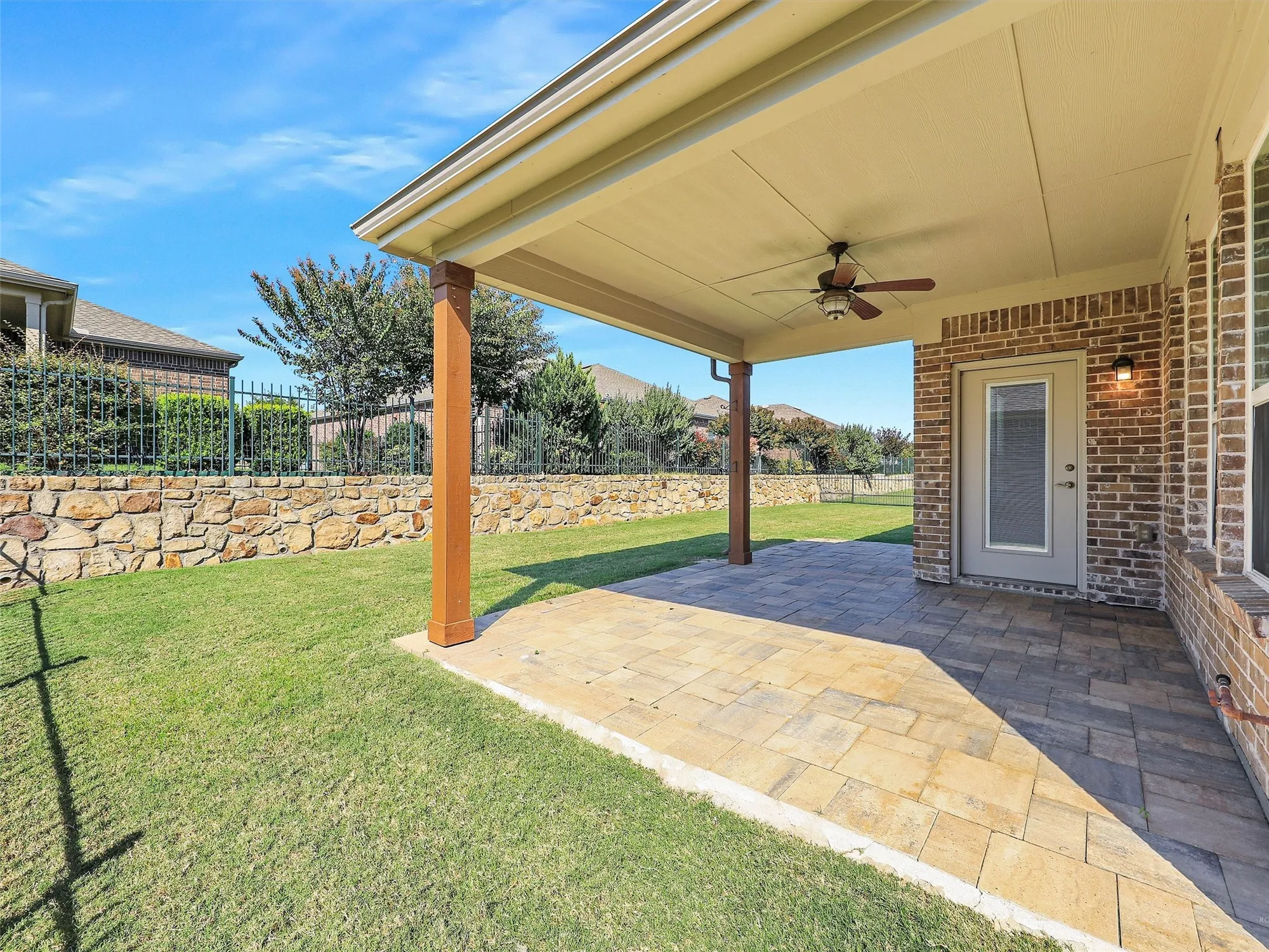 Property Slideshow image 34 of 40 | 2464 luna vista ln, Frisco, TX, 75036