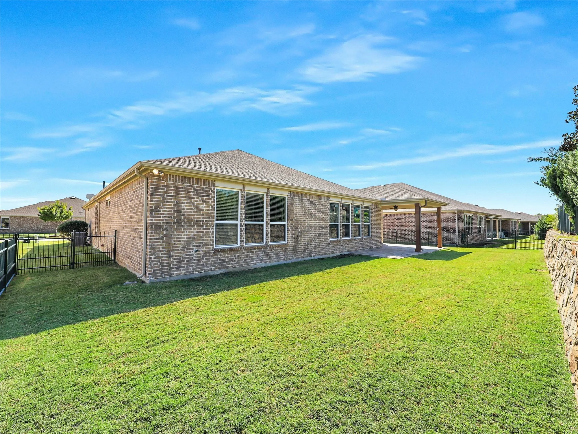 Property Slideshow image 35 of 40 | 2464 luna vista ln, Frisco, TX, 75036