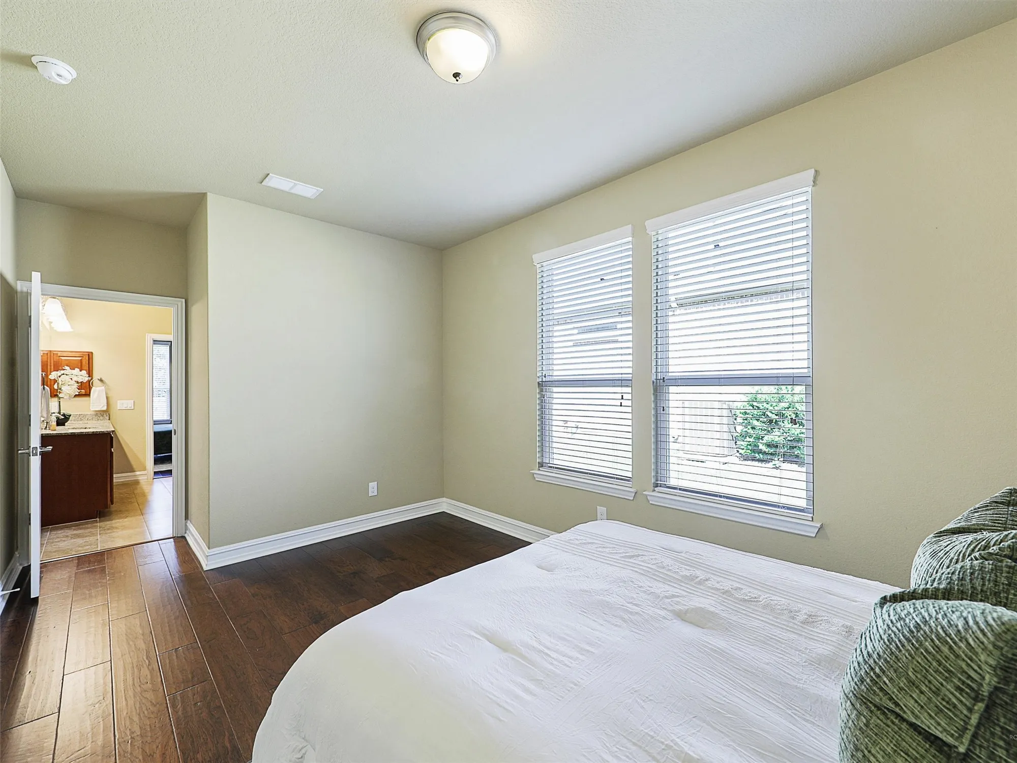 Property Slideshow image 30 of 40 | 2464 luna vista ln, Frisco, TX, 75036