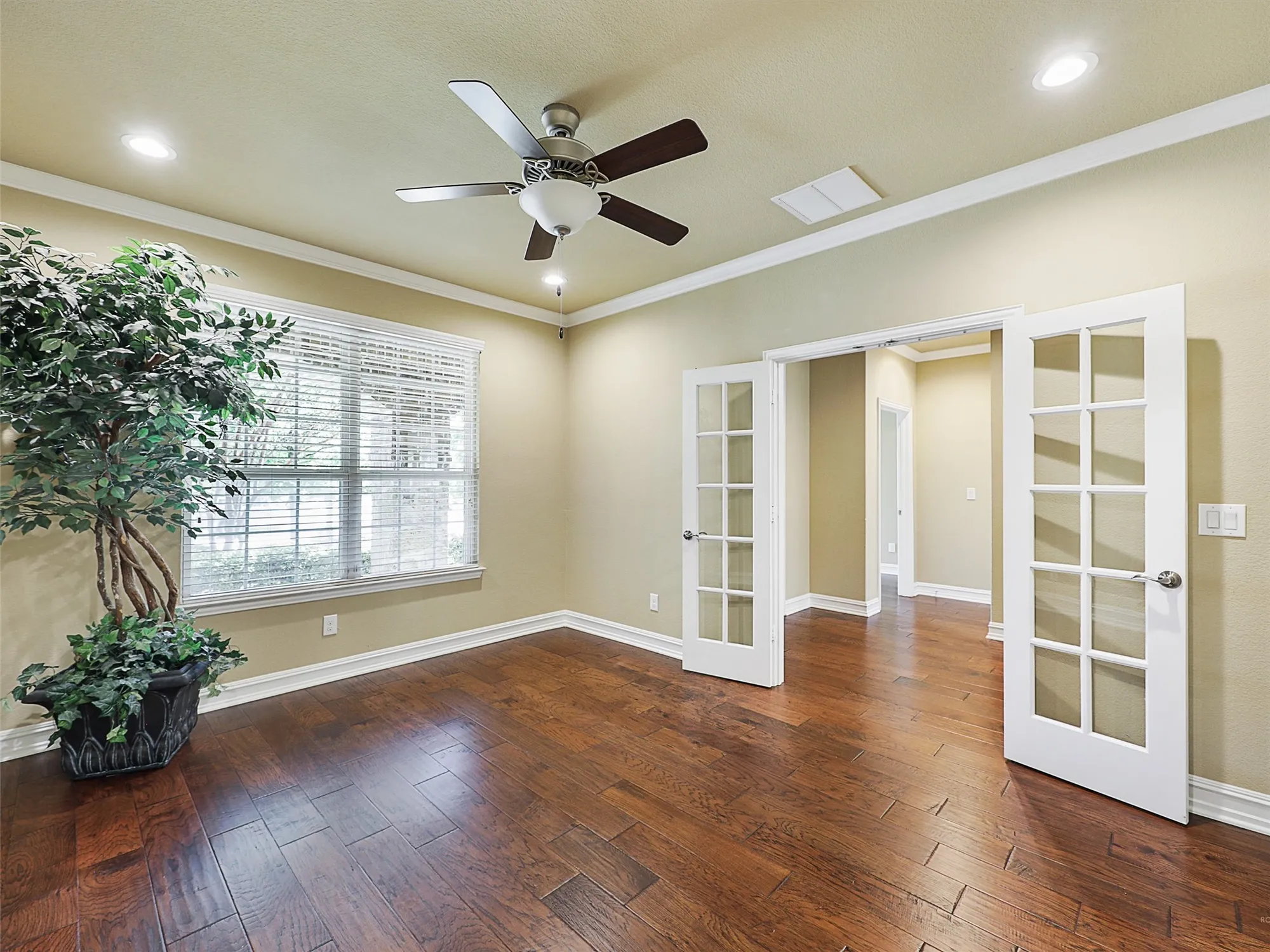 Property Slideshow image 7 of 40 | 2464 luna vista ln, Frisco, TX, 75036