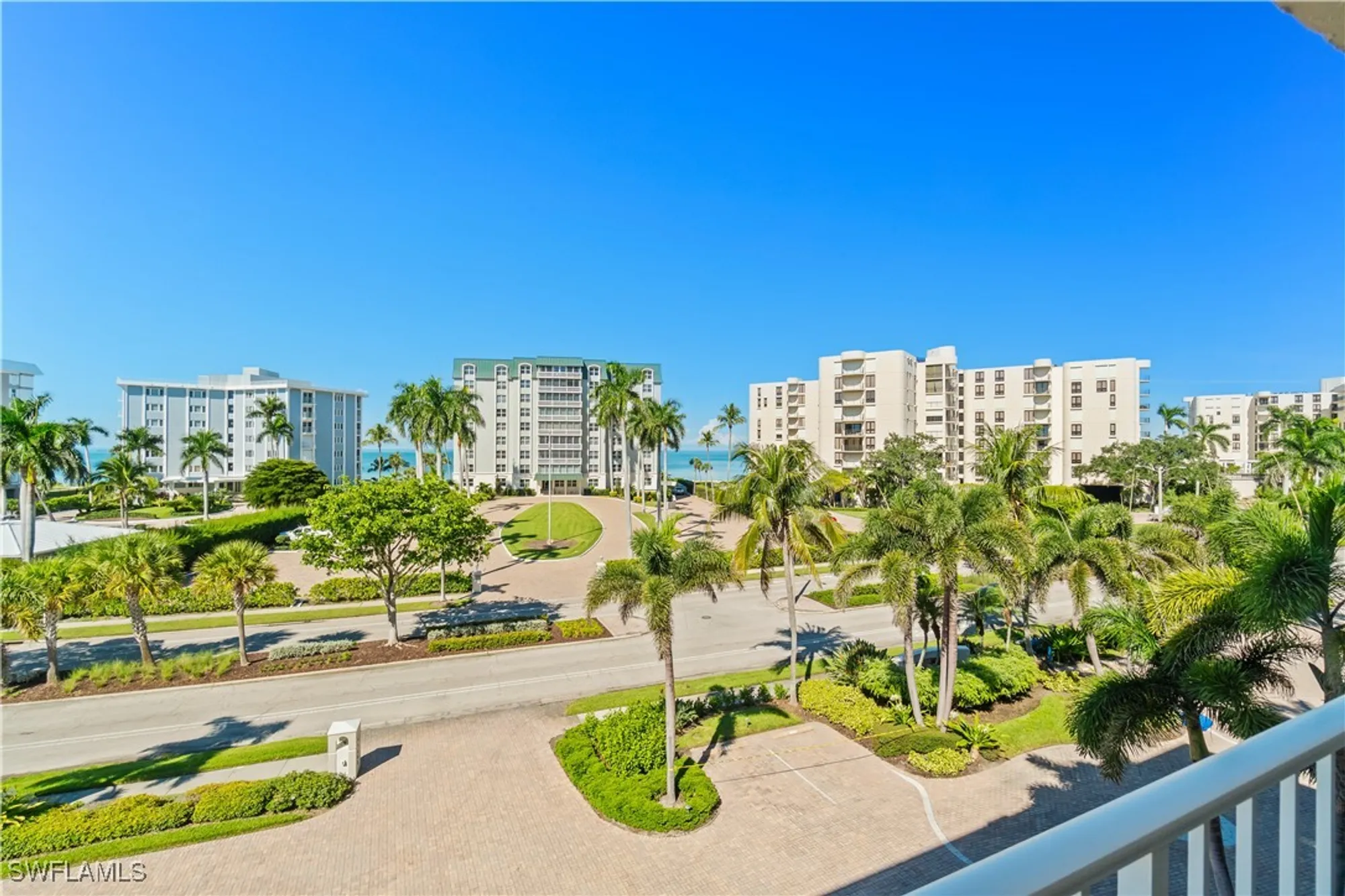 Property Slideshow image 14 of 24 | 3000 gulf shore blvd 410, Naples, FL, 34103