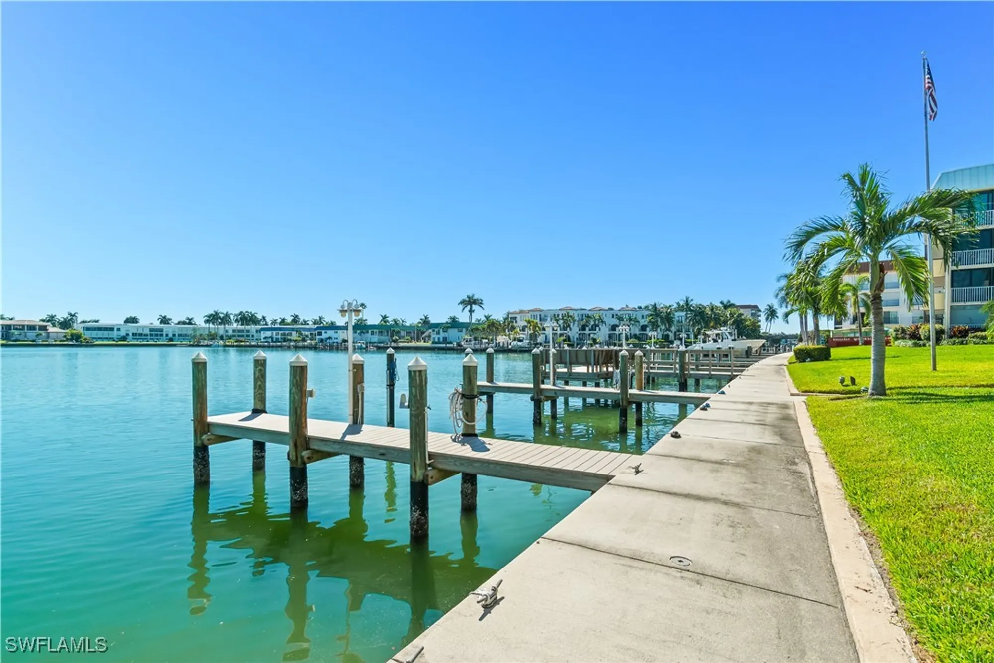 Property Slideshow image 19 of 24 | 3000 gulf shore blvd 410, Naples, FL, 34103