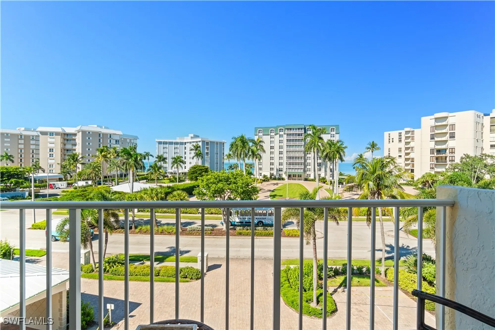Property Slideshow image 1 of 24 | 3000 gulf shore blvd 410, Naples, FL, 34103