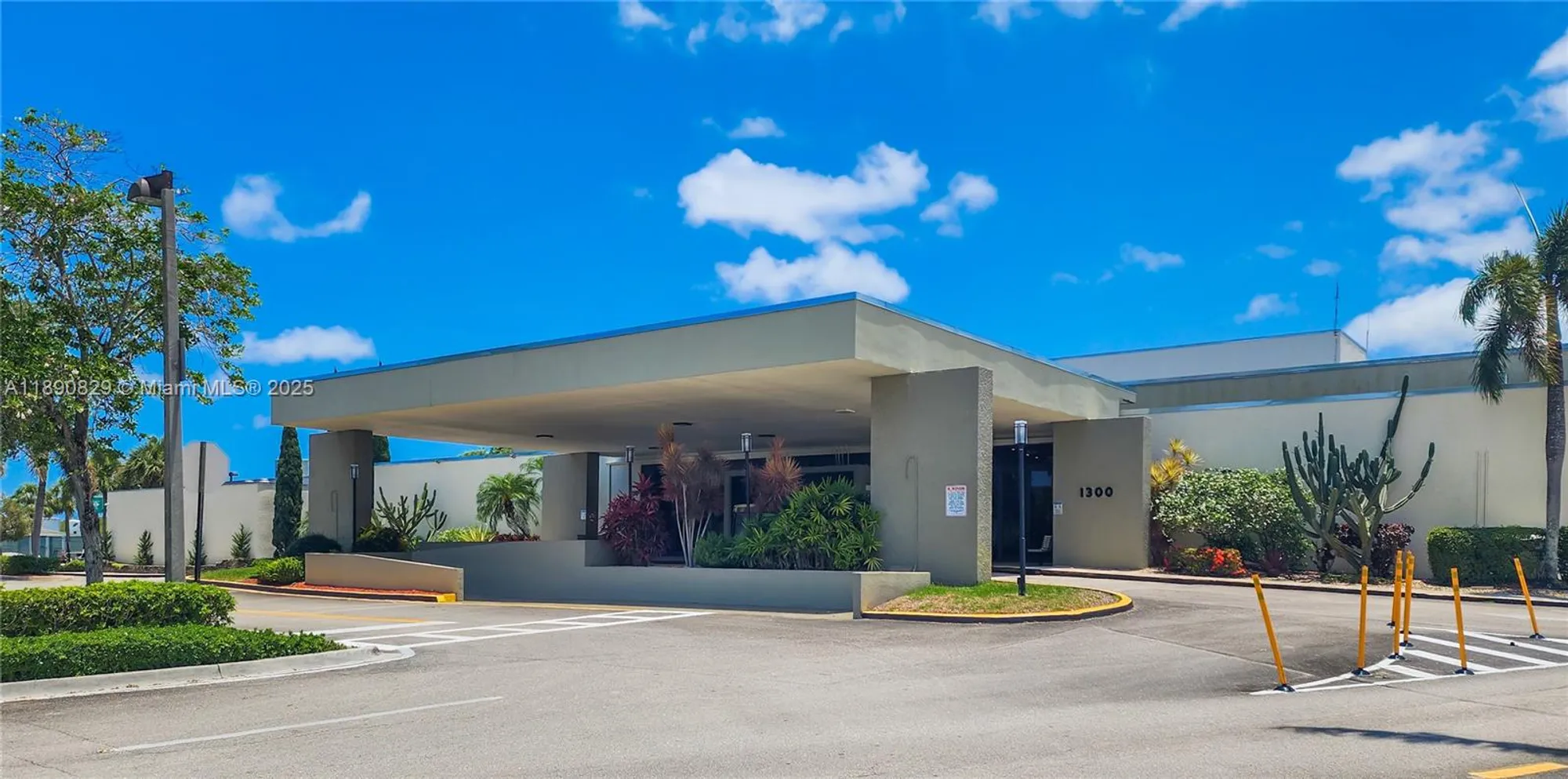 Property Slideshow image 18 of 24 | 4301 martinique cir e4, Coconut Creek, FL, 33066