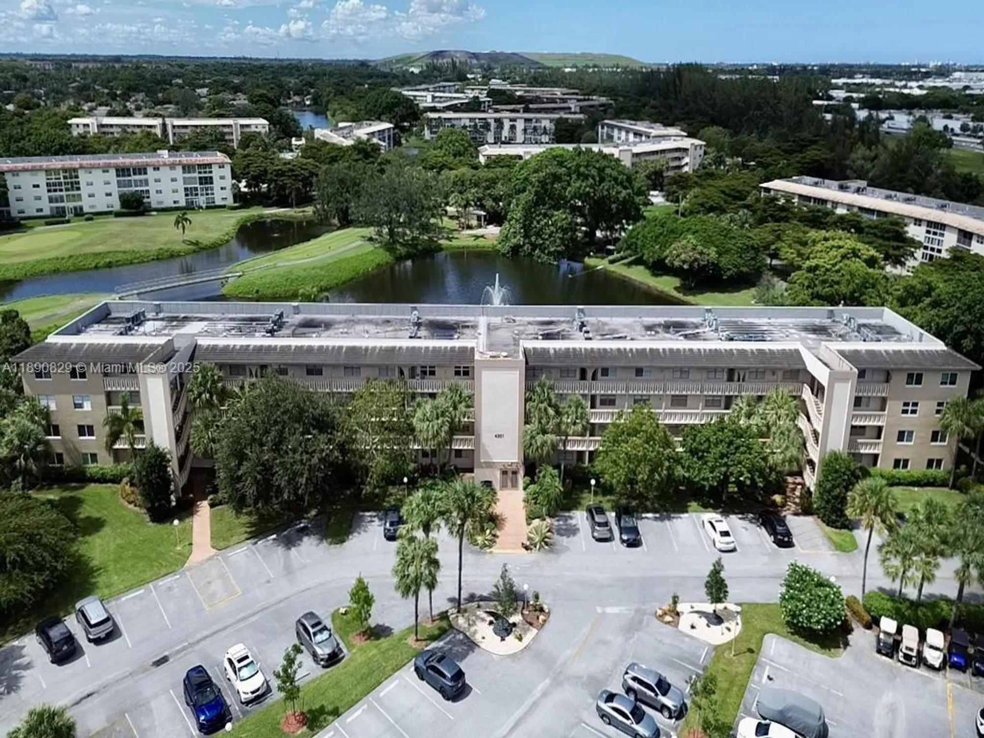 Property Slideshow image 1 of 24 | 4301 martinique cir e4, Coconut Creek, FL, 33066