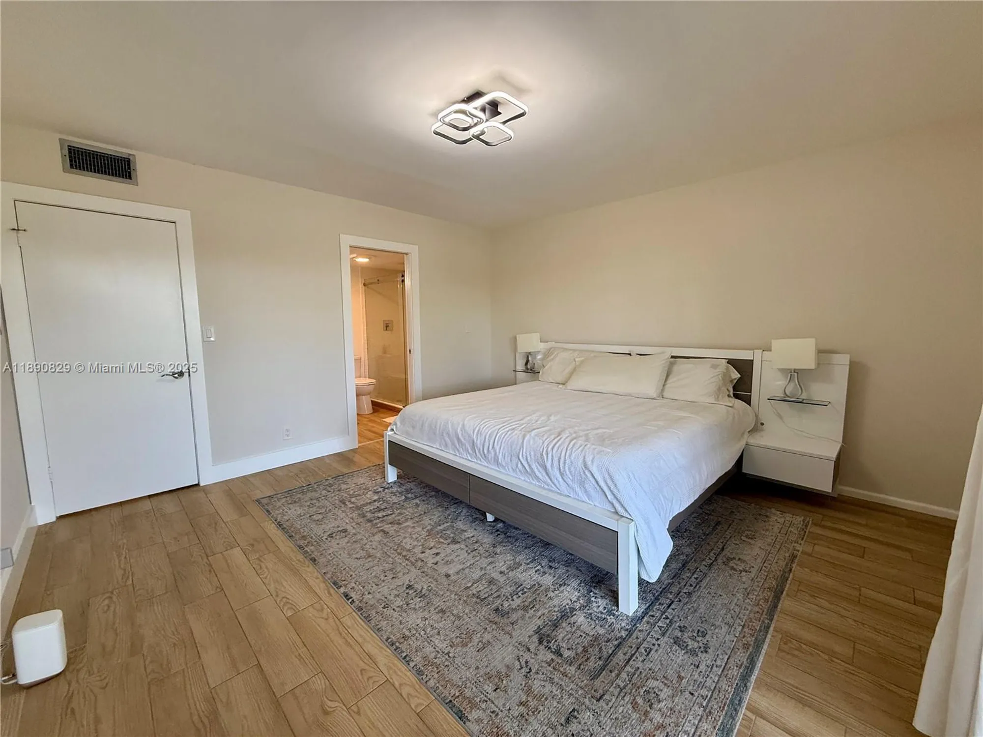 Property Slideshow image 8 of 24 | 4301 martinique cir e4, Coconut Creek, FL, 33066