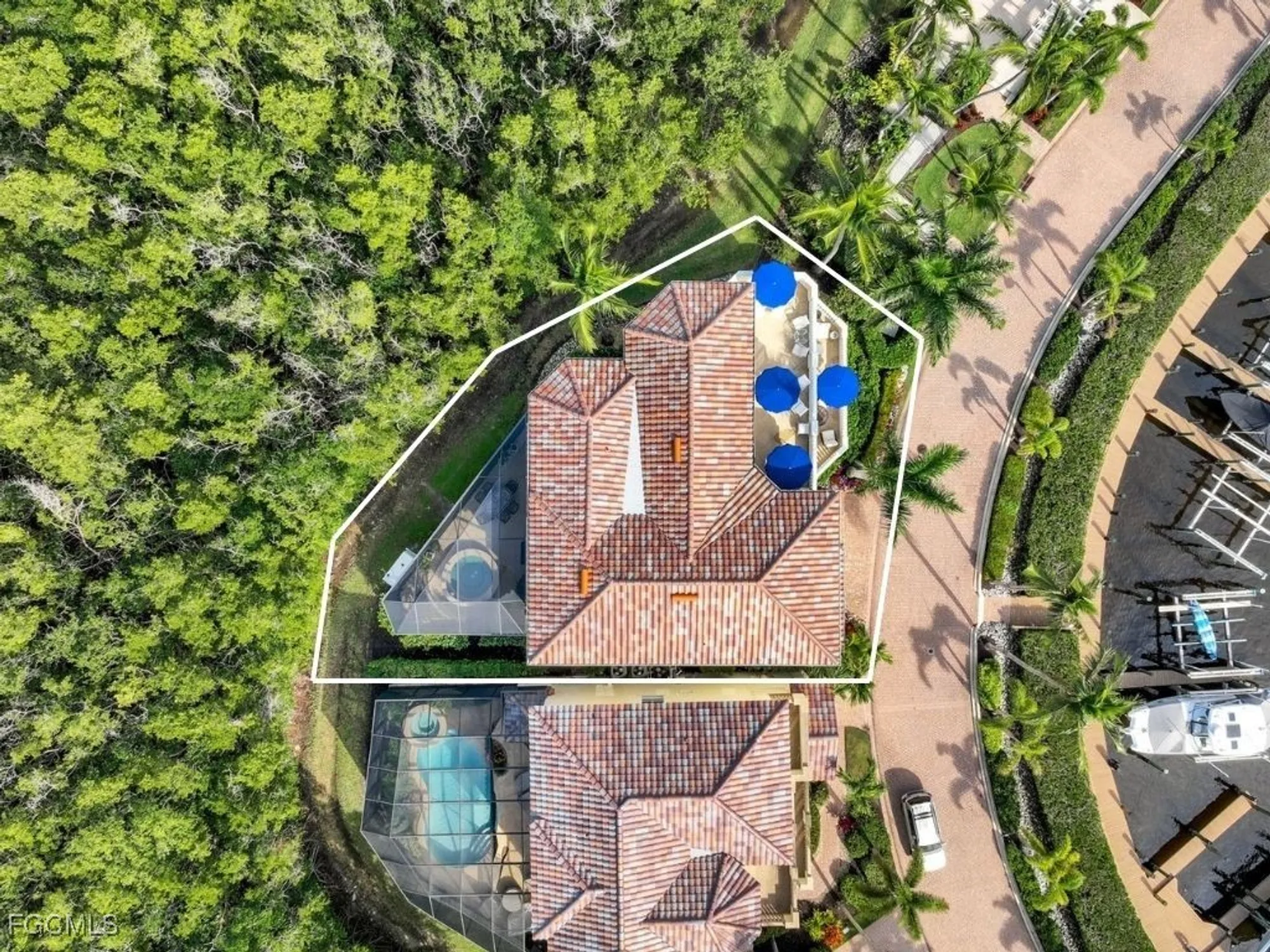 Property Slideshow image 40 of 50 | 27710 marina isle ct, Bonita Springs, FL, 34134