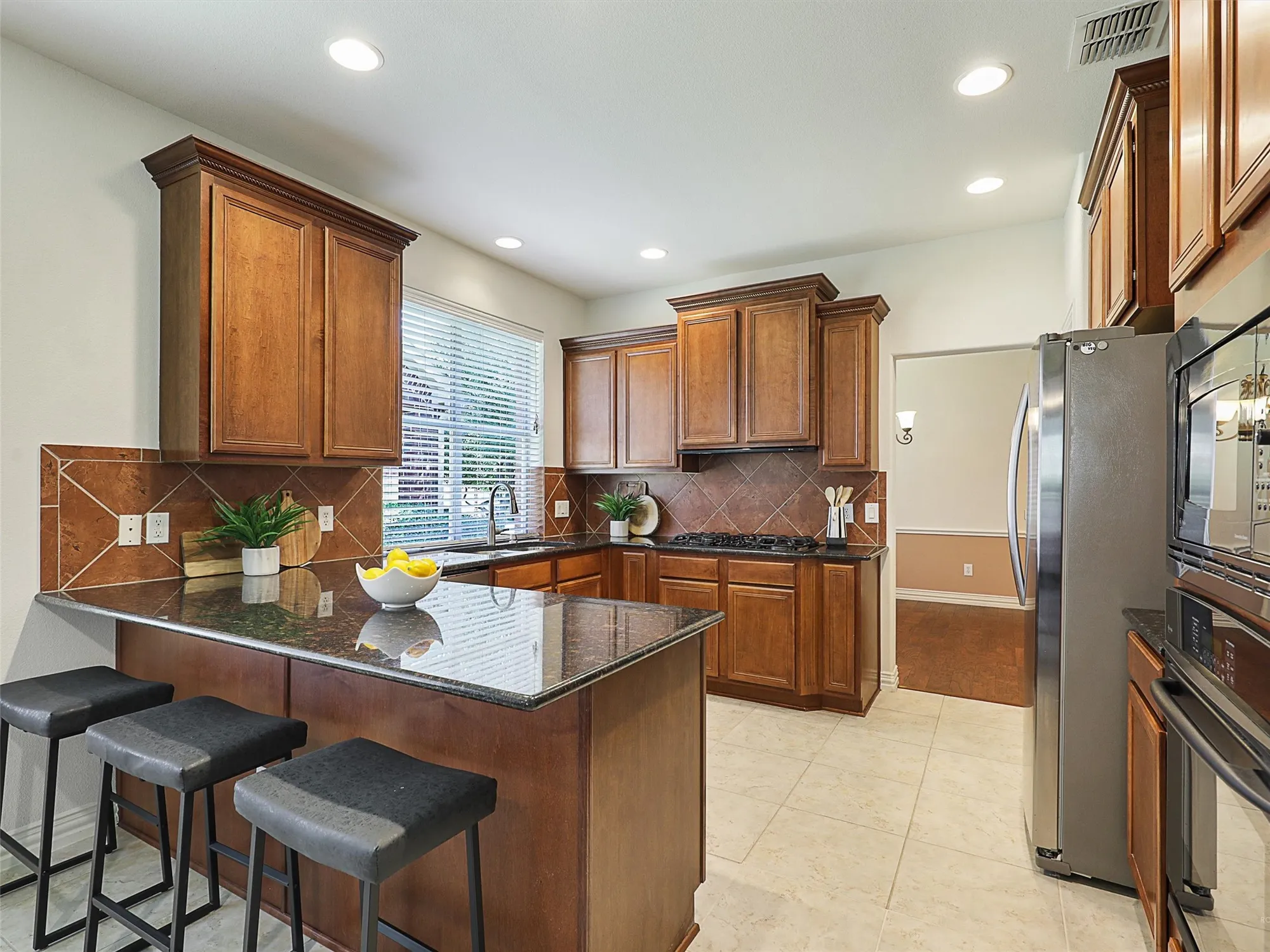 Property Slideshow image 11 of 39 | 248 burnswick isles way, Frisco, TX, 75036