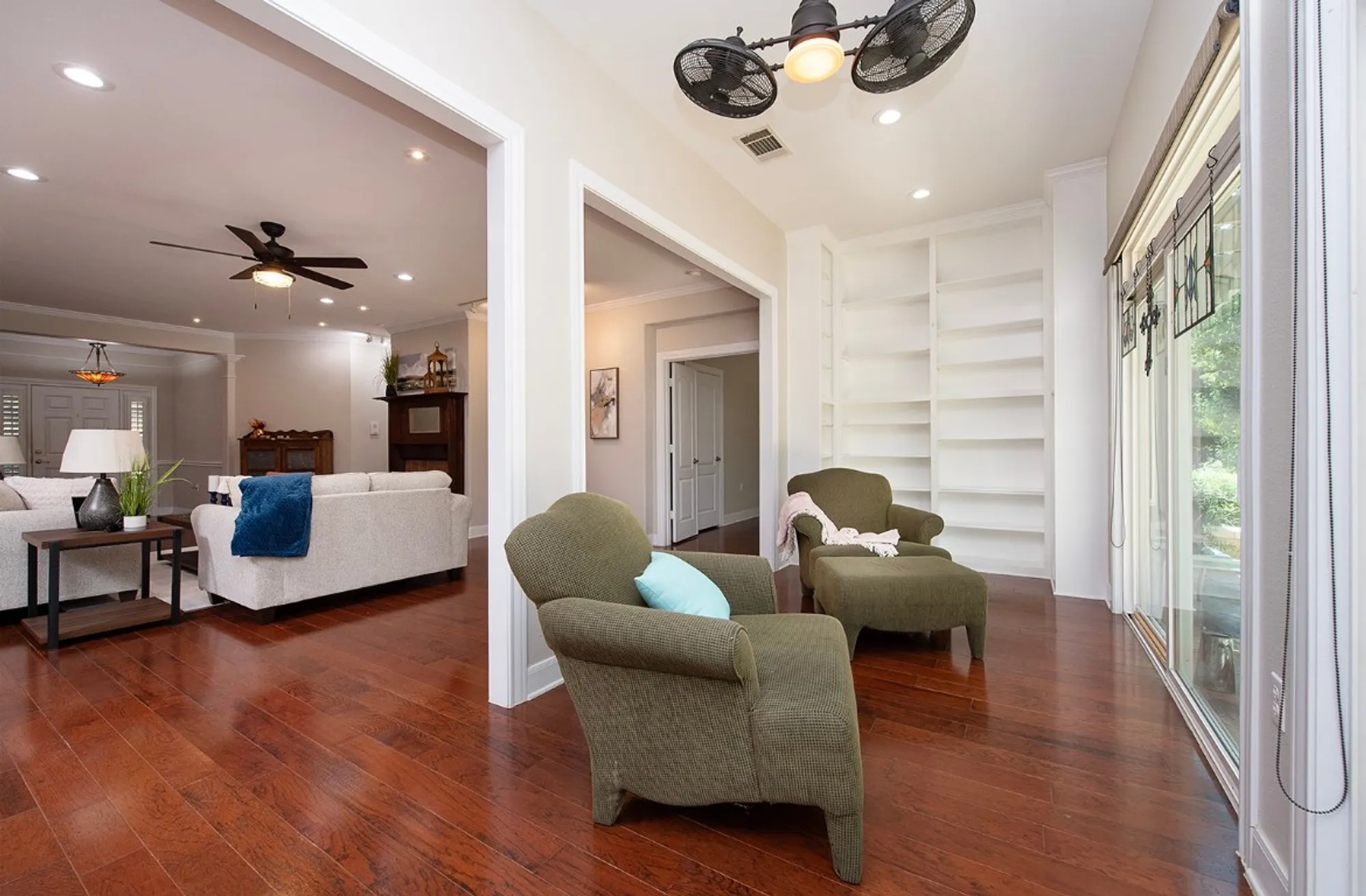 Property Slideshow image 14 of 35 | 627 armstrong dr, Georgetown, TX, 78633