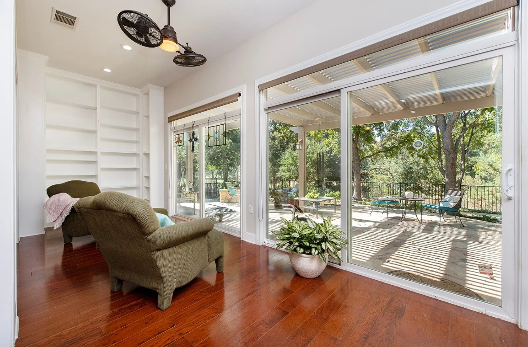 Property Slideshow image 15 of 35 | 627 armstrong dr, Georgetown, TX, 78633